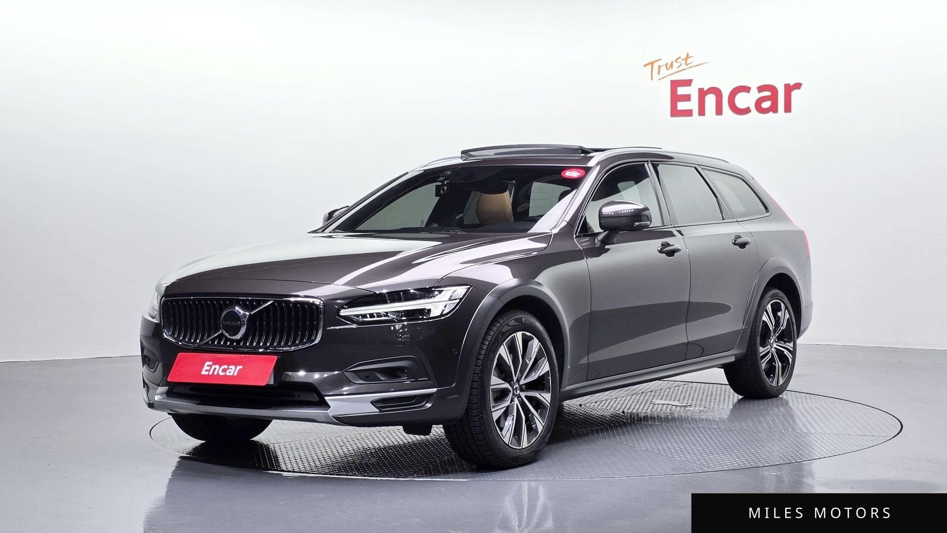Volvo V90 2021 — фото 1 из 12