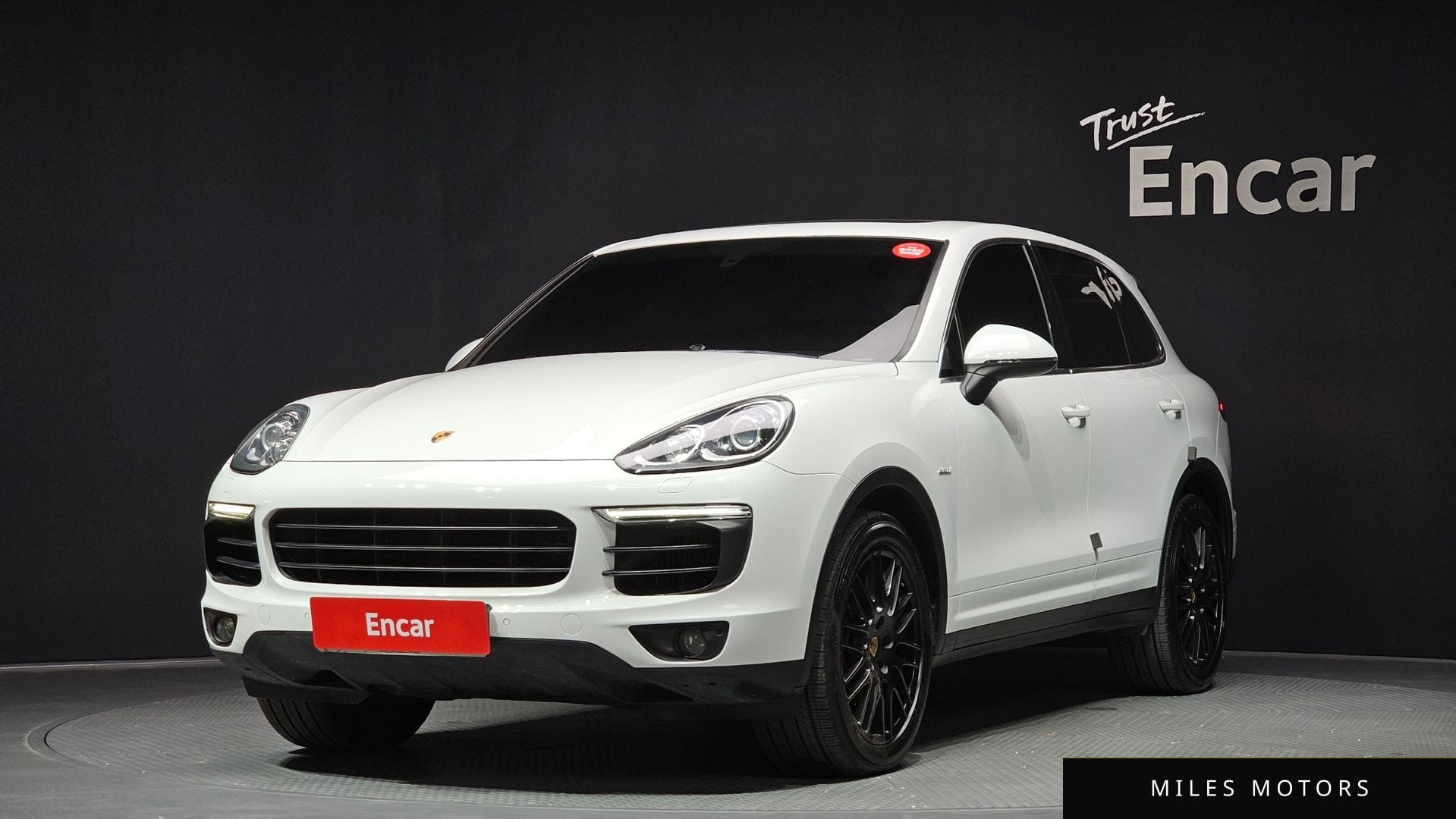 Porsche Cayenne 2016 — фото 1 из 12