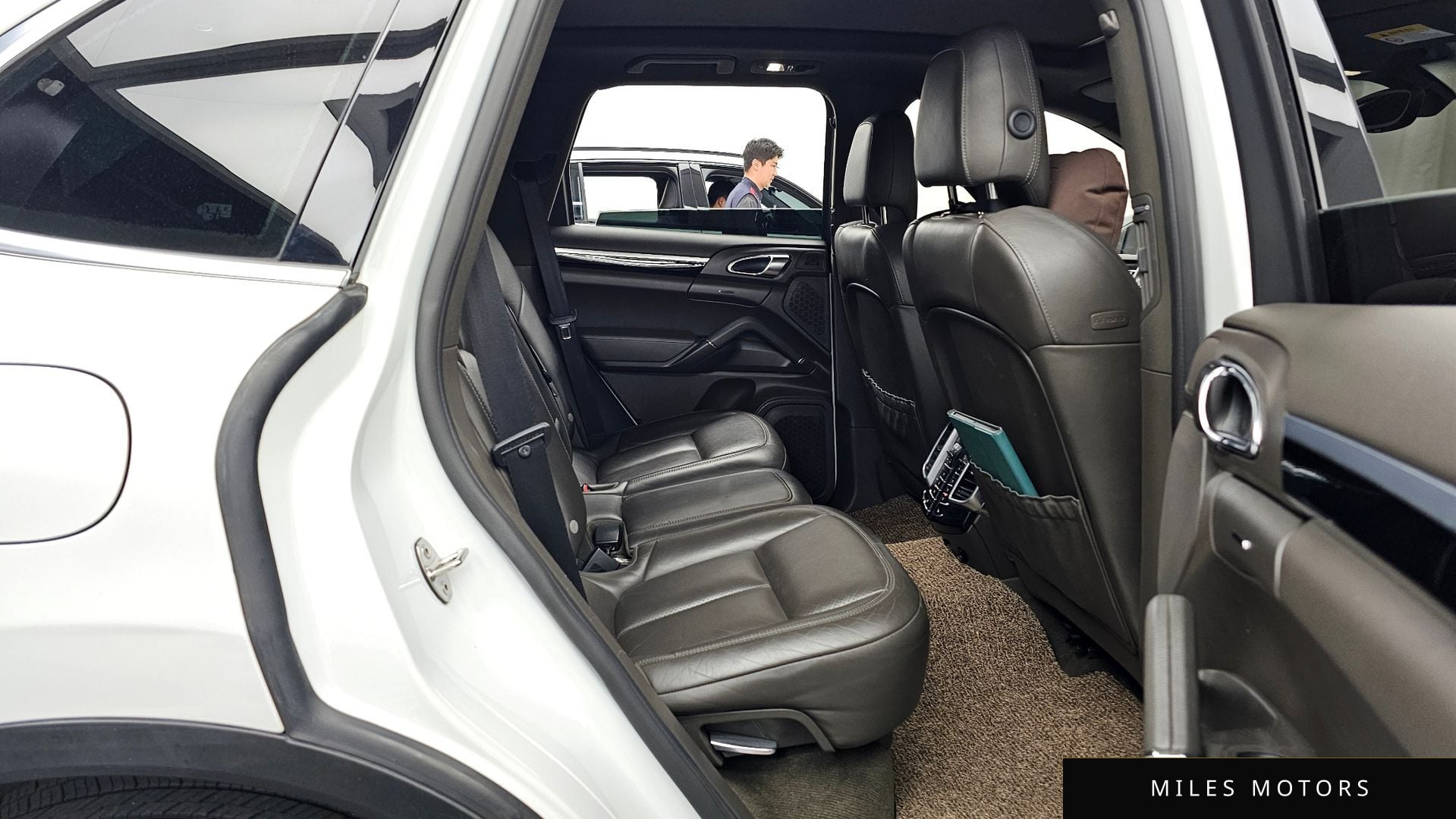 Porsche Cayenne 2016 — миниатюра 12