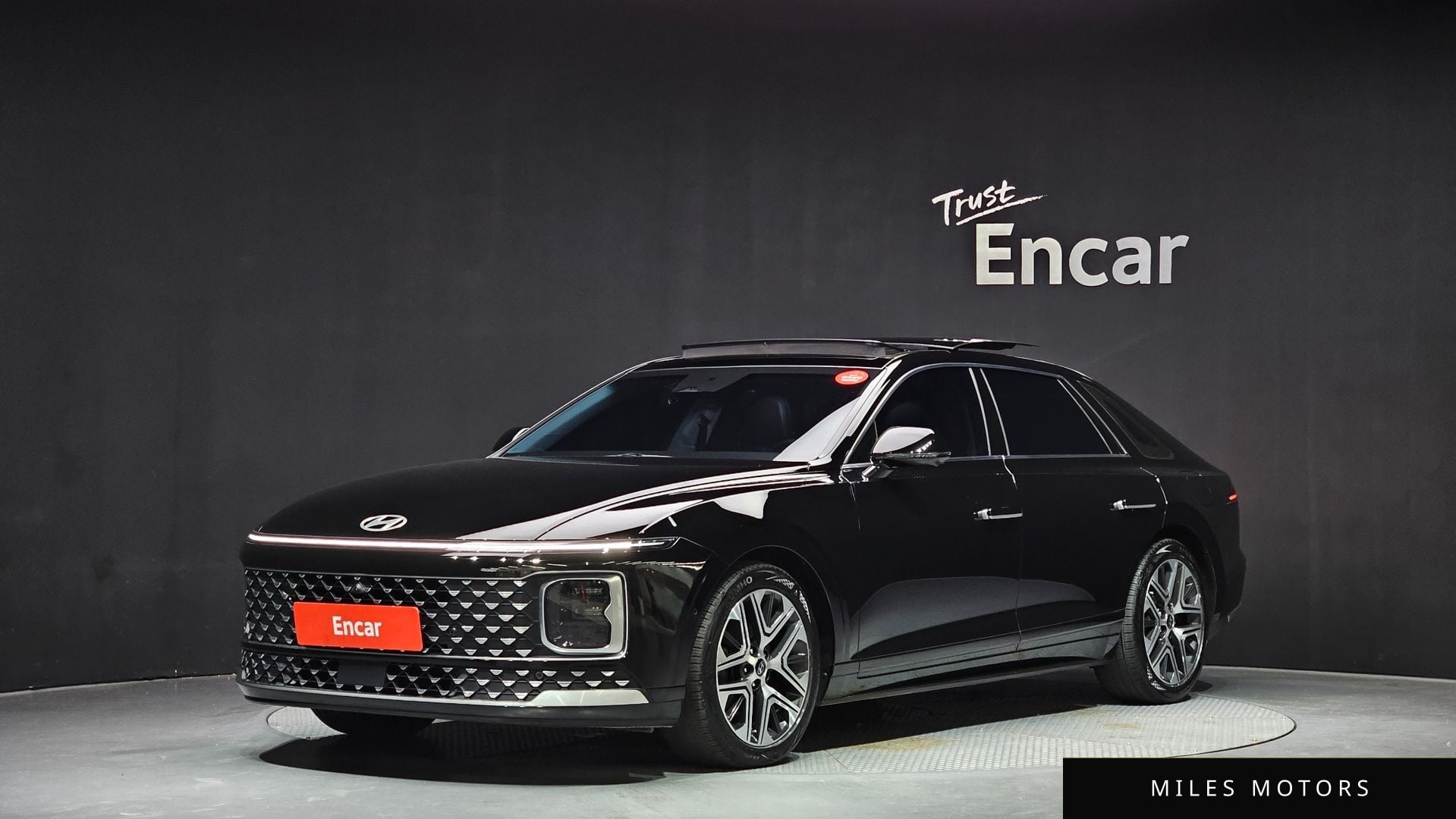 Hyundai Grandeur 2023 — фото 1 из 12
