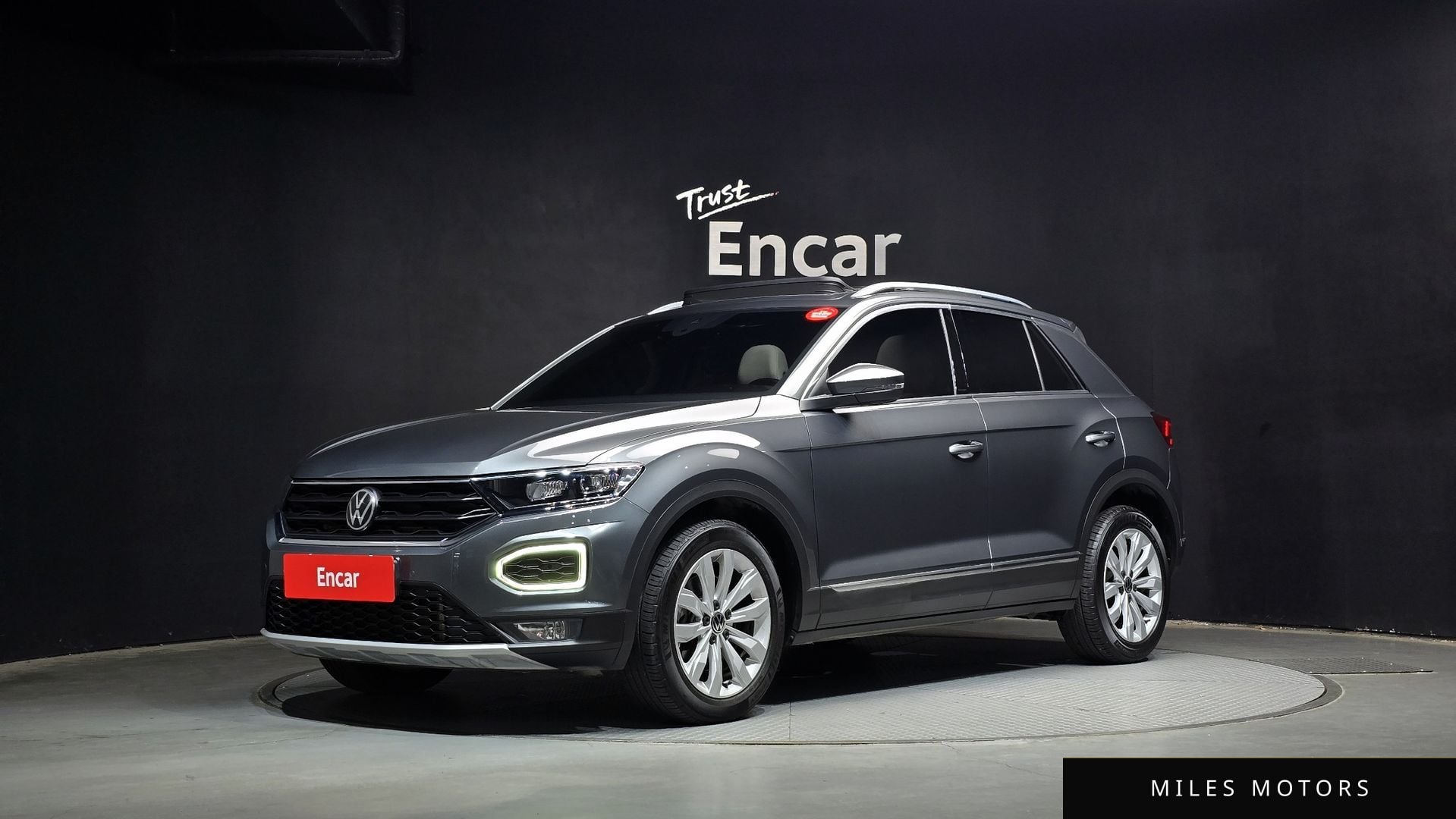 Volkswagen T-Roc 2021 — фото 1 из 12