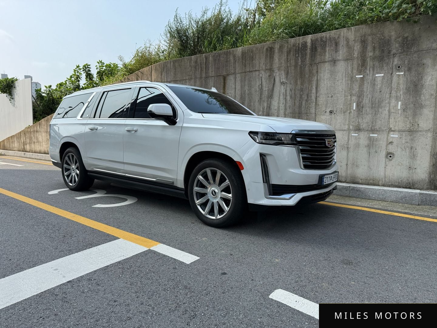Cadillac Escalade 2023 — фото 1 из 12