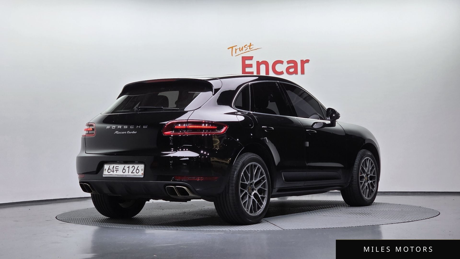 Porsche Macan 2017 — миниатюра 2