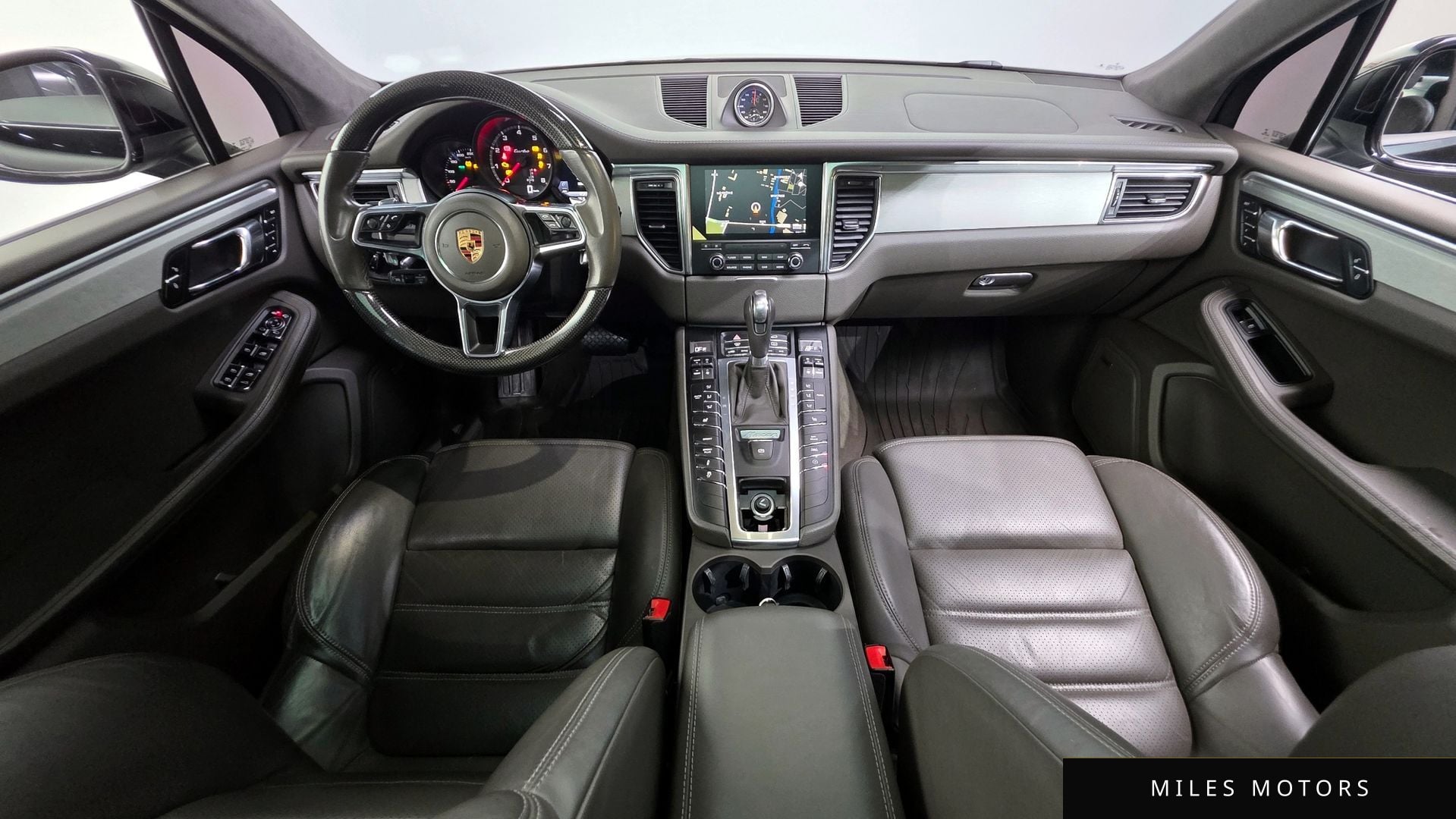 Porsche Macan 2017 — миниатюра 10