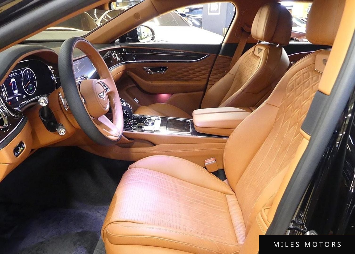 Bentley Flying Spur 2022 — миниатюра 9