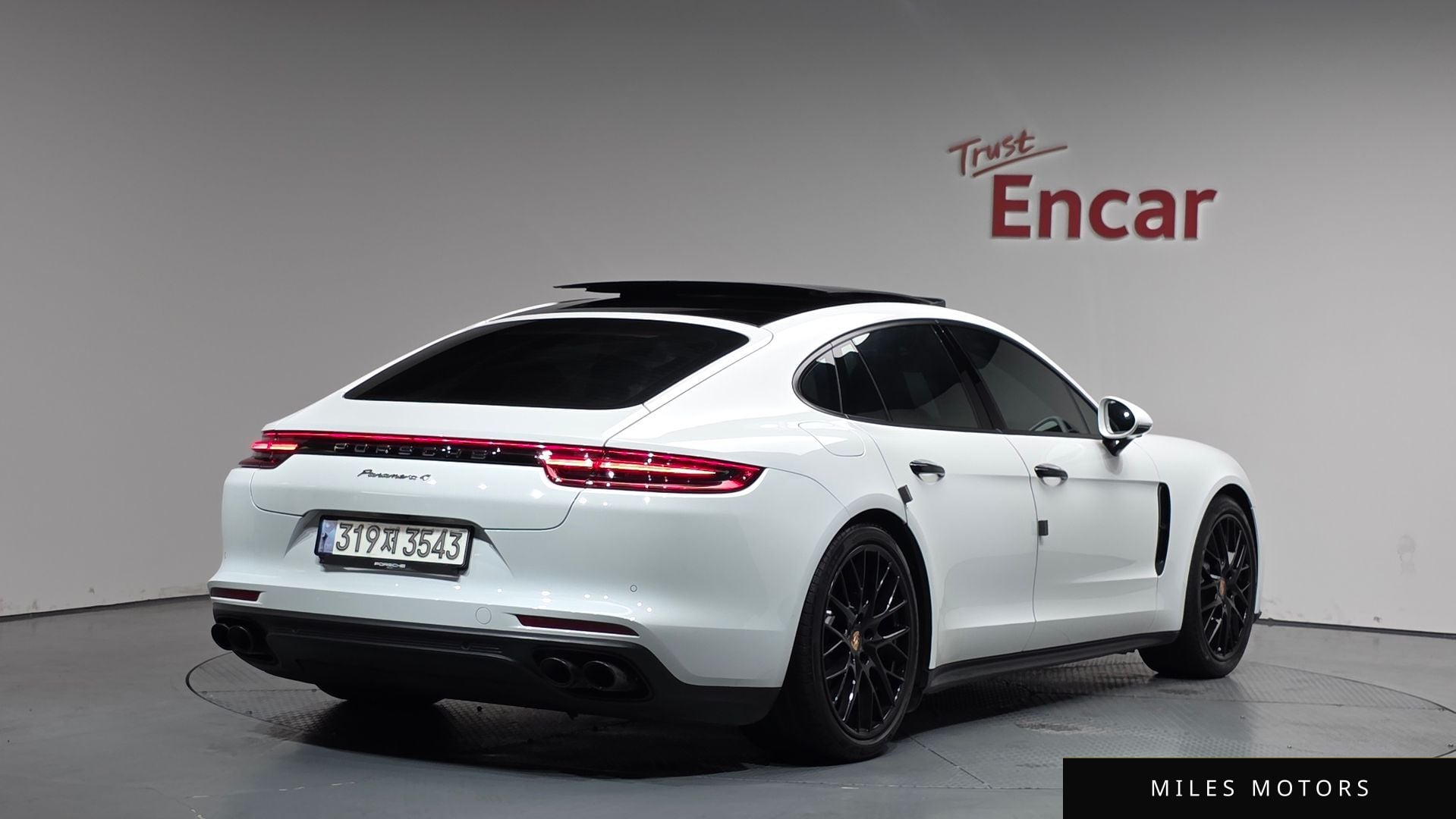 Porsche Panamera 2020 — фото 1 из 12
