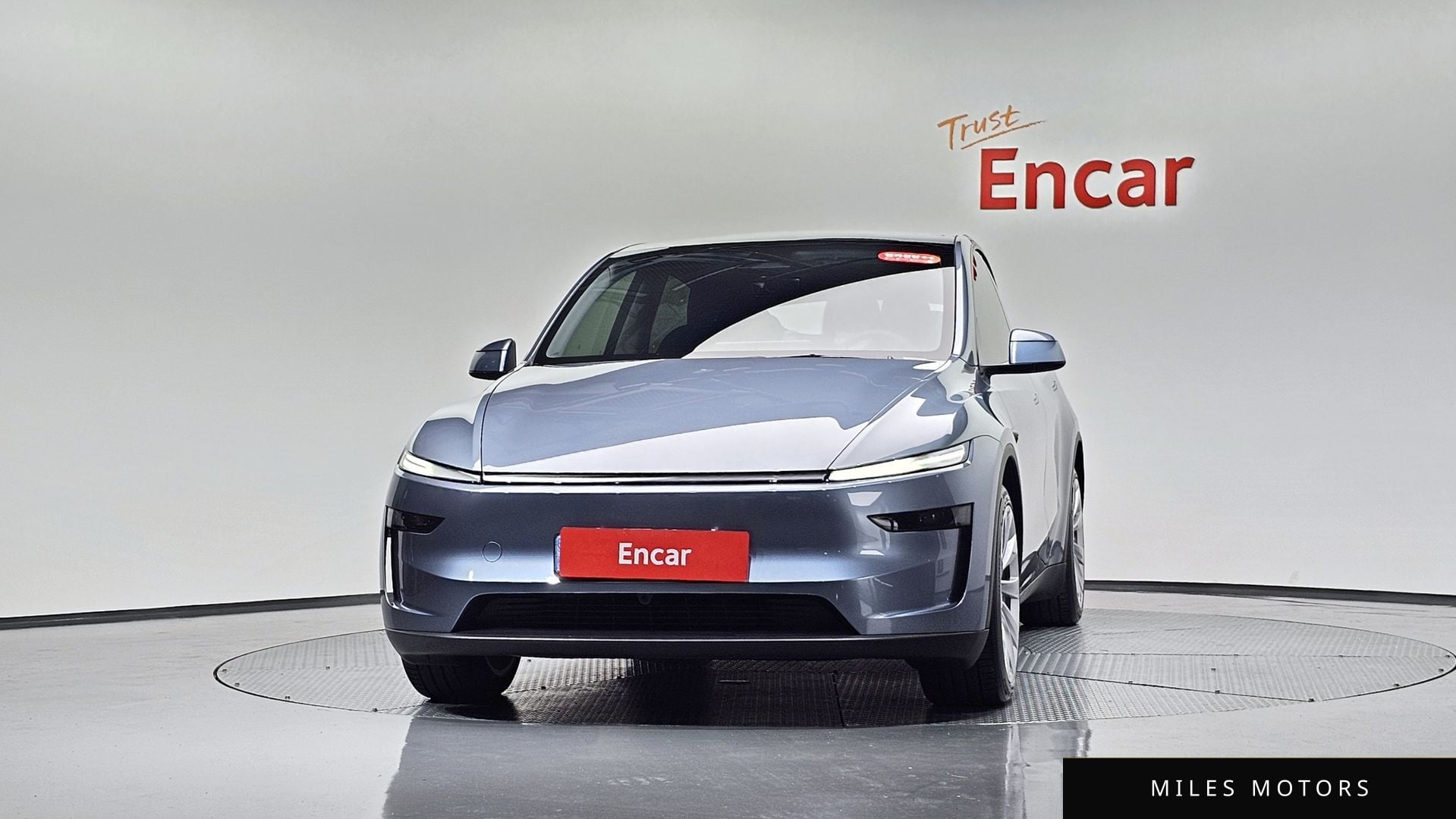 Tesla Model Y 2025 — миниатюра 2