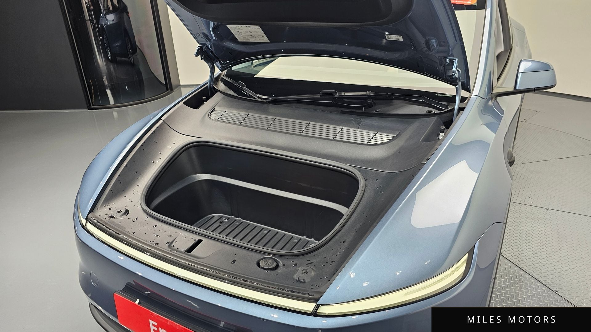 Tesla Model Y 2025 — миниатюра 5