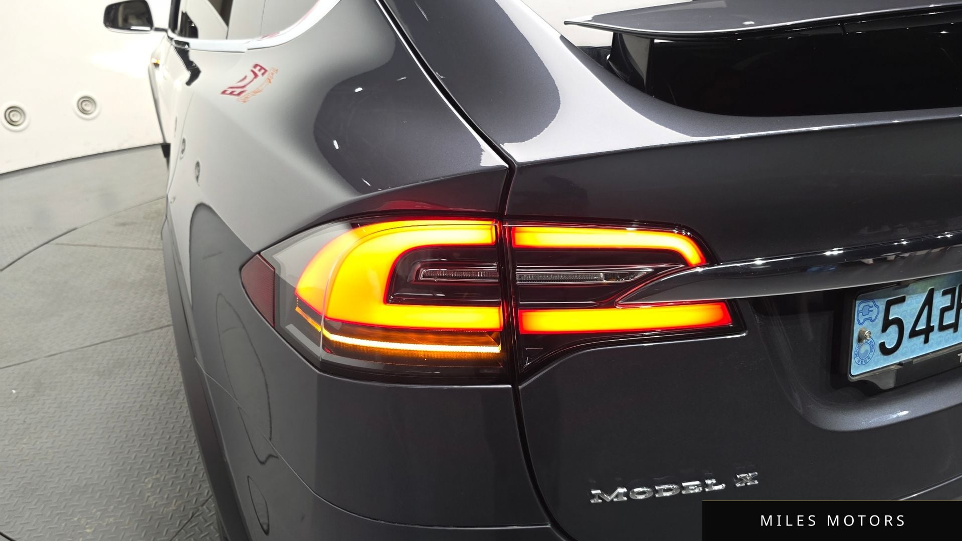Tesla Model X 2019 — миниатюра 9
