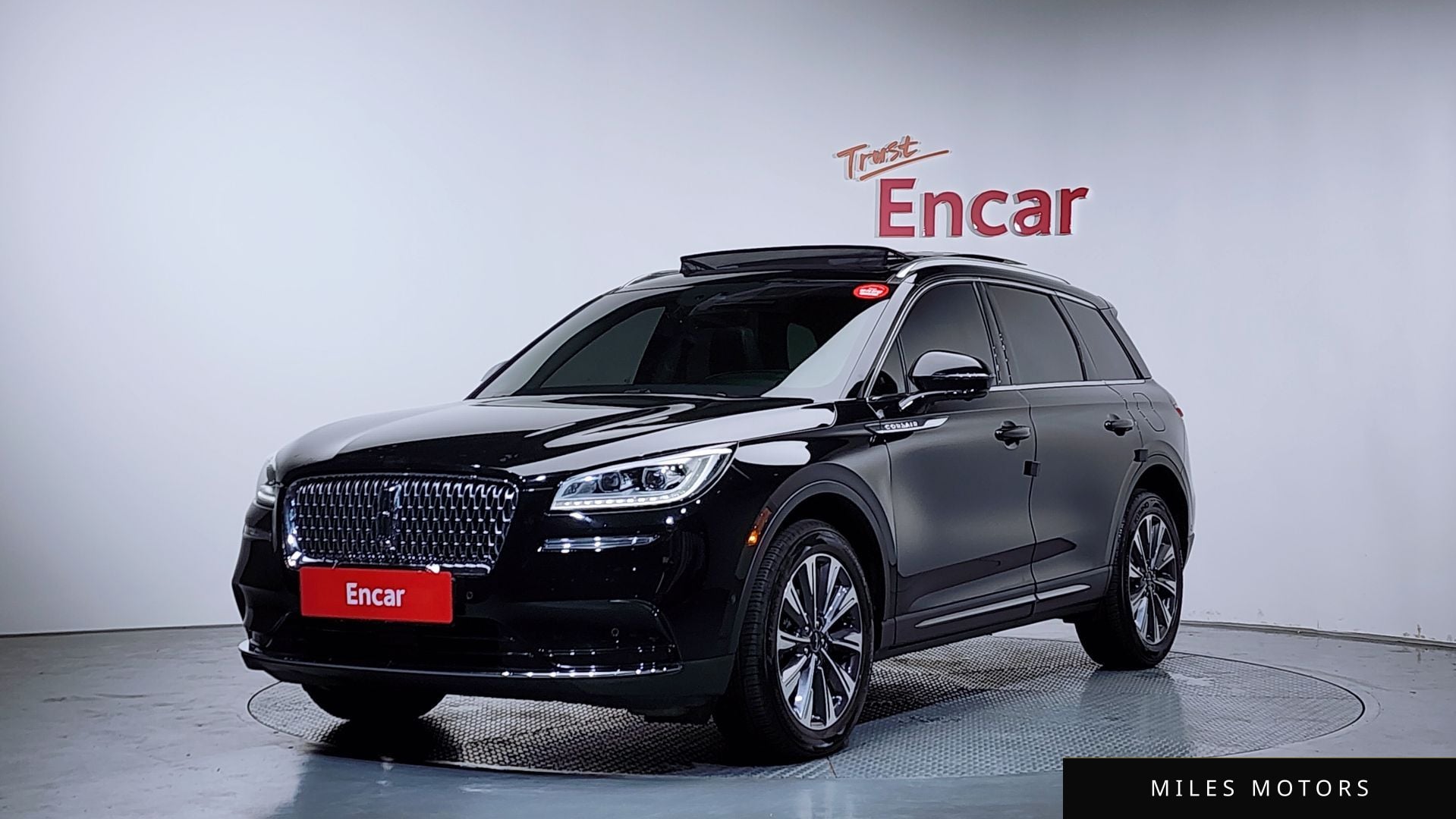 Lincoln Corsair 2021 — фото 1 из 12