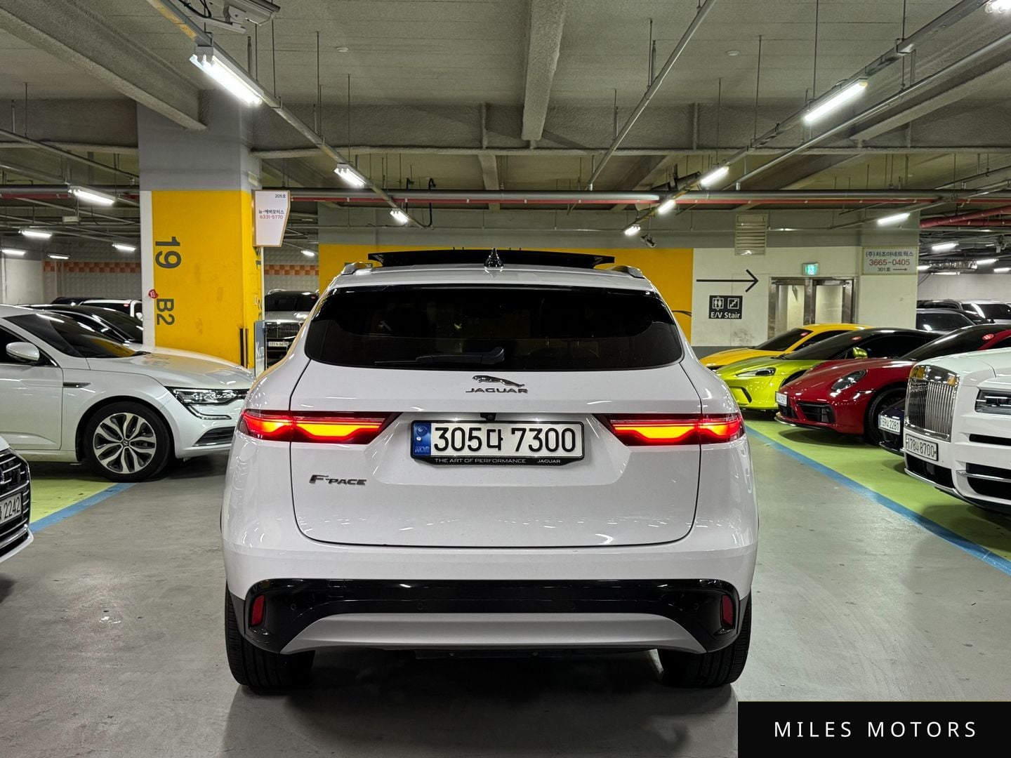 Jaguar F-PACE 2022 — миниатюра 3