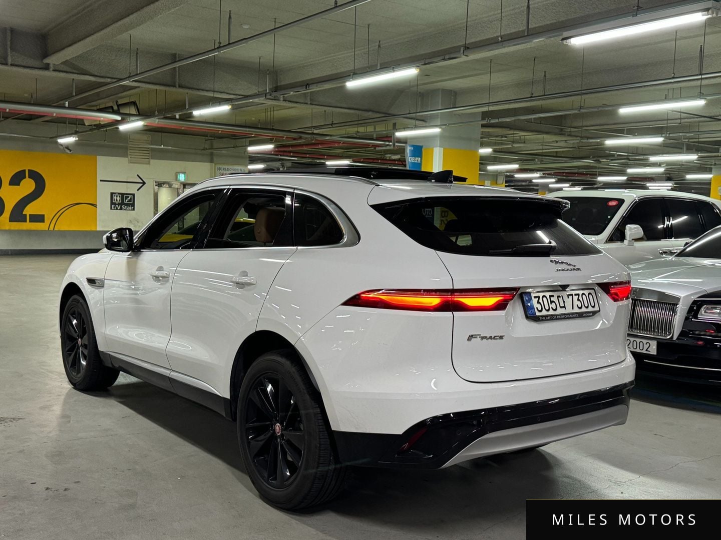 Jaguar F-PACE 2022 — миниатюра 4