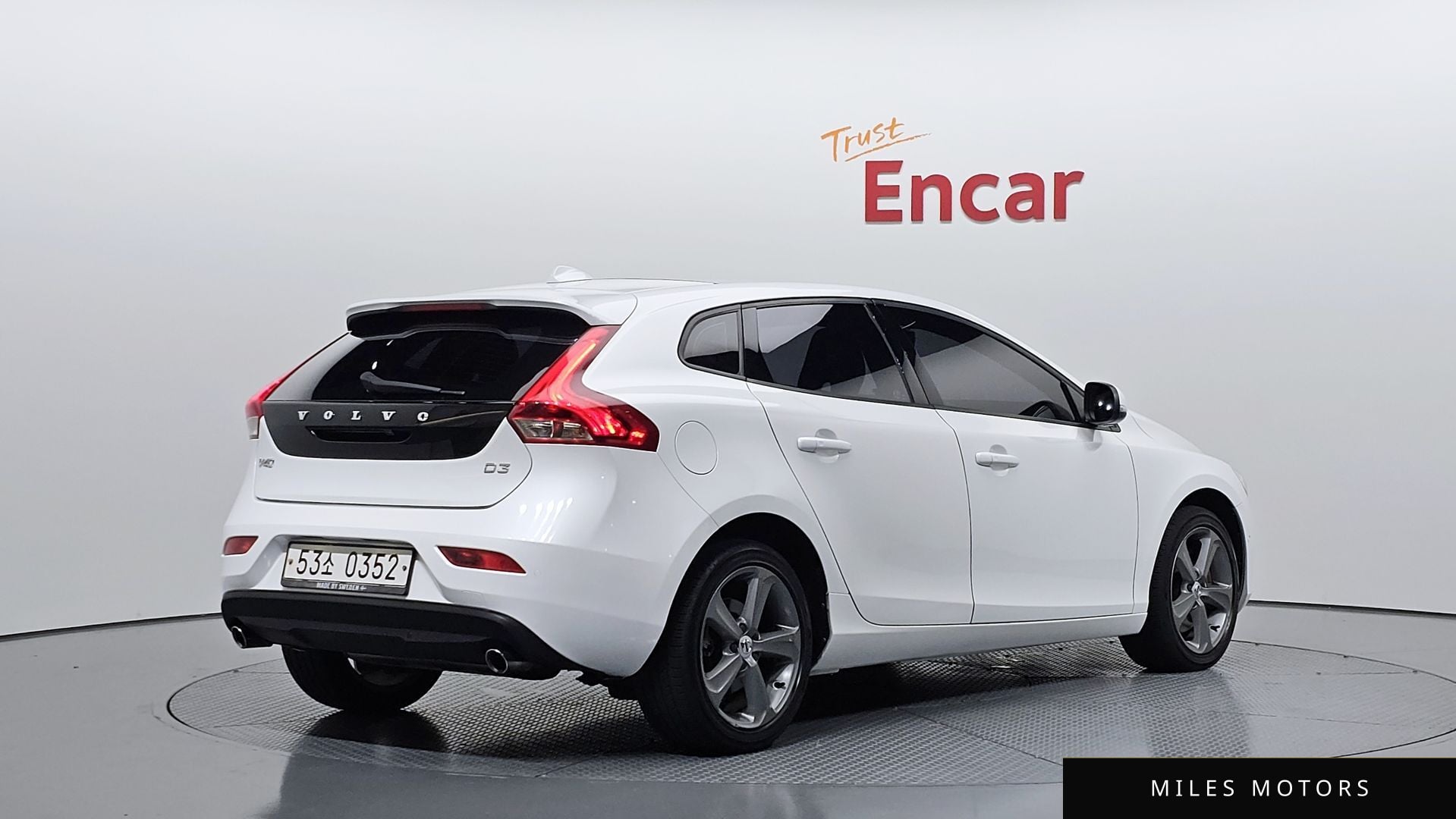 Volvo V40 2017 — миниатюра 2