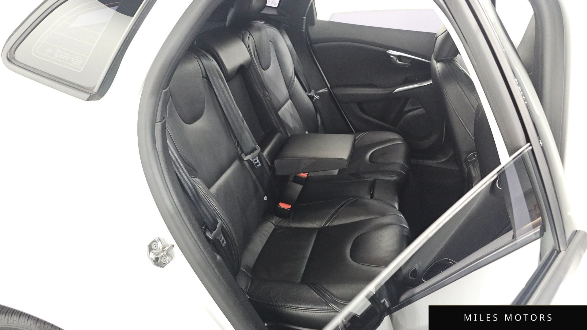 Volvo V40 2017 — миниатюра 11