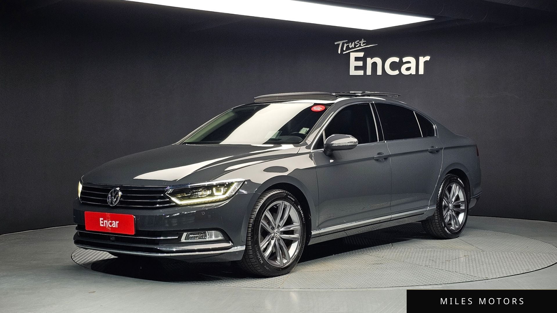 Volkswagen Passat 2018 — фото 1 из 12