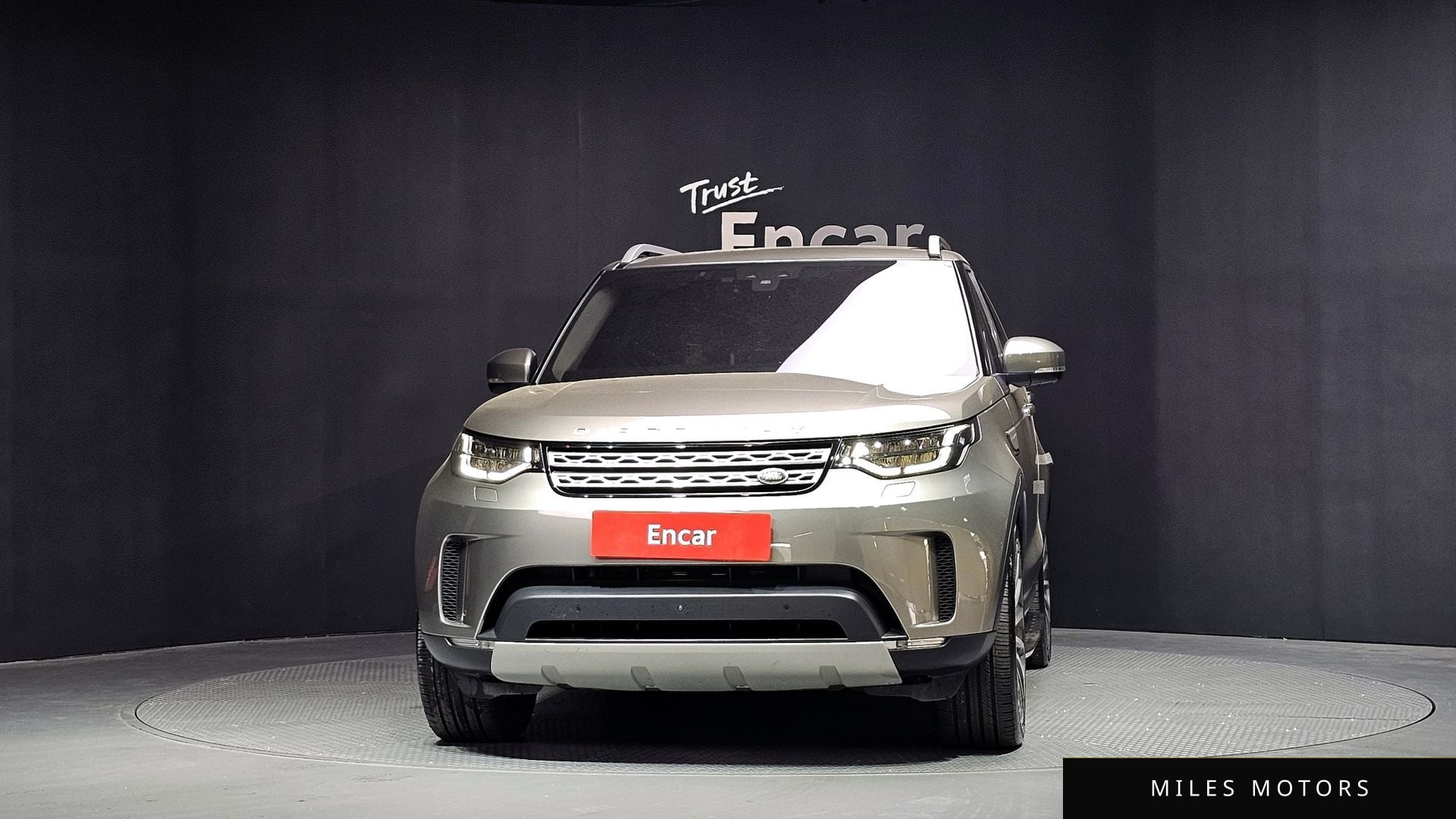 Land Rover Discovery 2017 — миниатюра 3