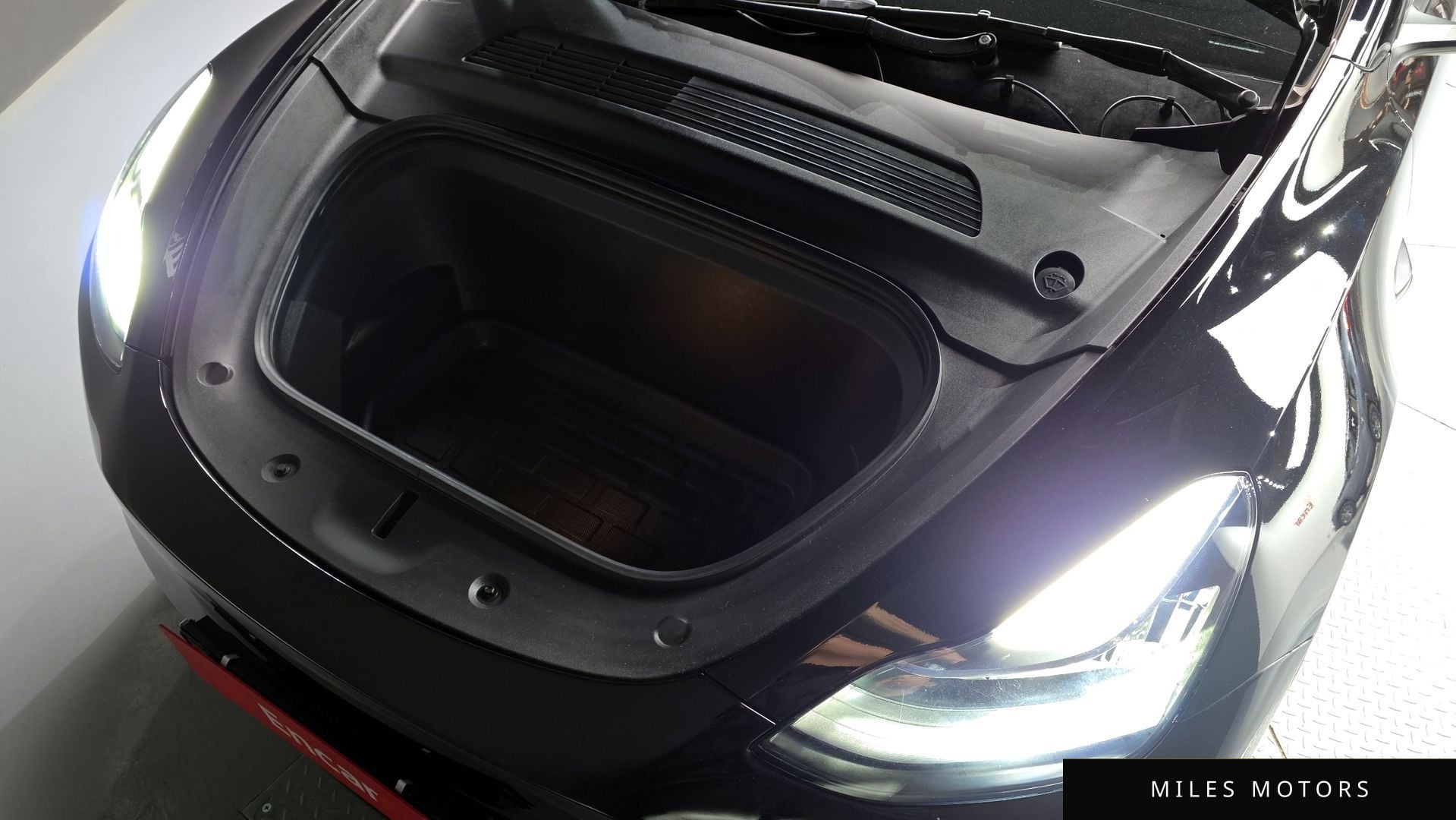 Tesla Model Y 2021 — миниатюра 6