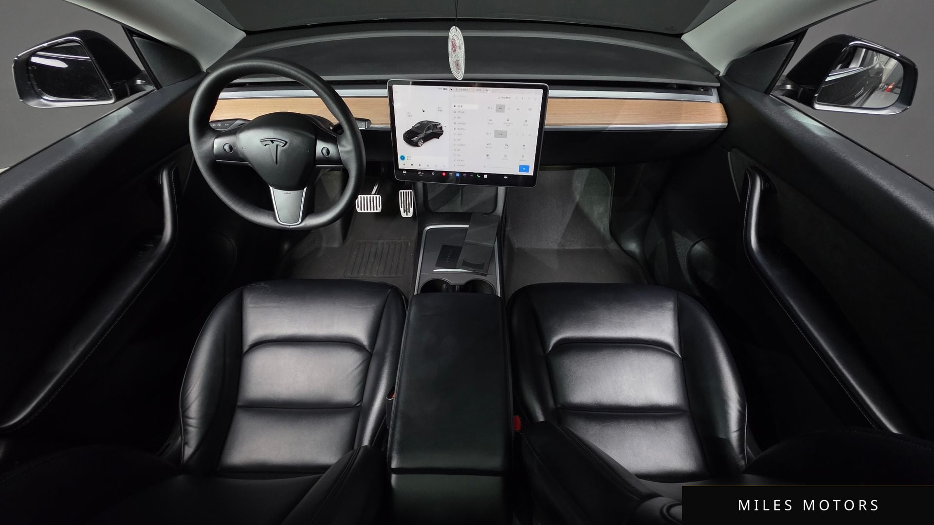 Tesla Model Y 2021 — миниатюра 10