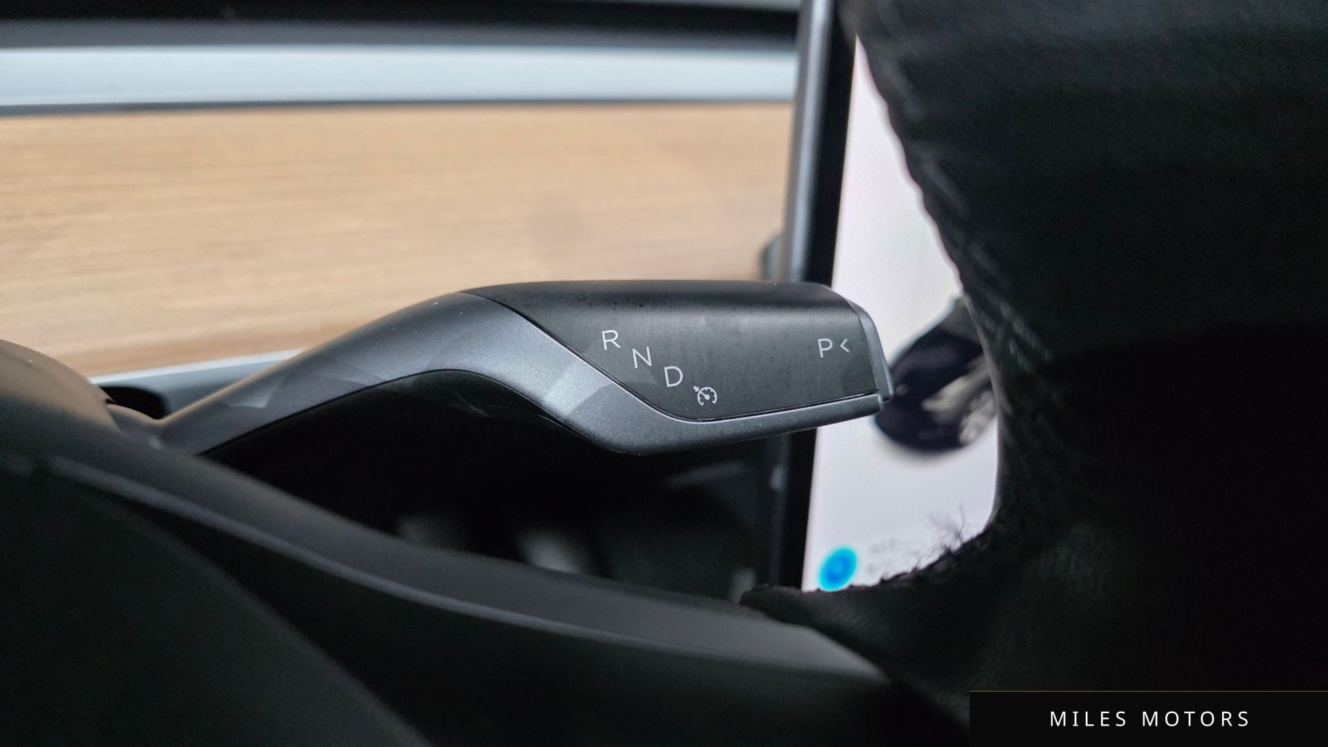 Tesla Model Y 2021 — миниатюра 12