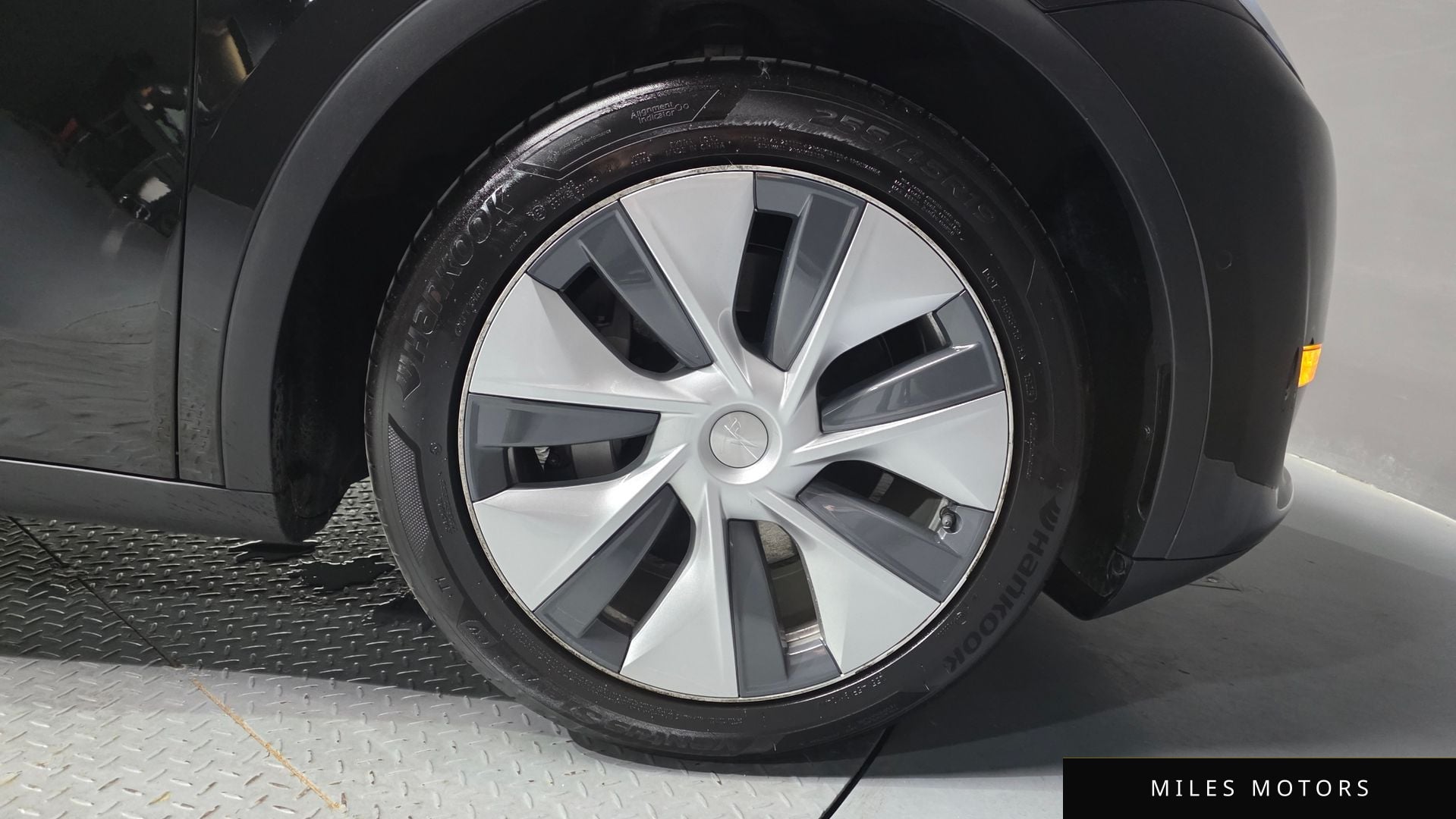 Tesla Model Y 2021 — миниатюра 7