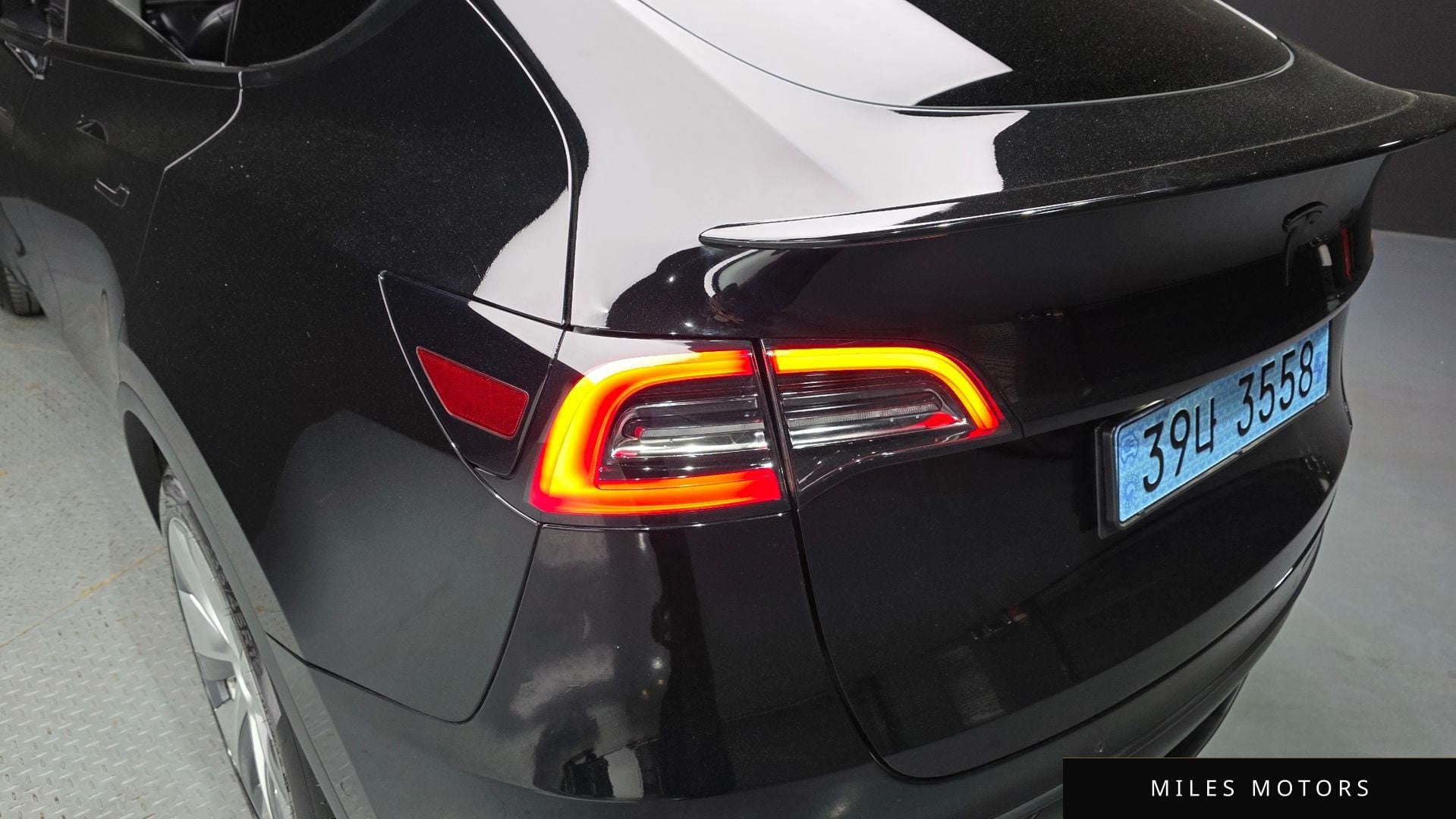 Tesla Model Y 2021 — миниатюра 9