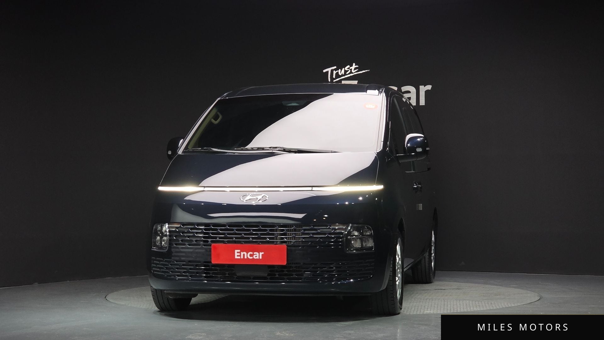 Hyundai Staria 2023 — миниатюра 3
