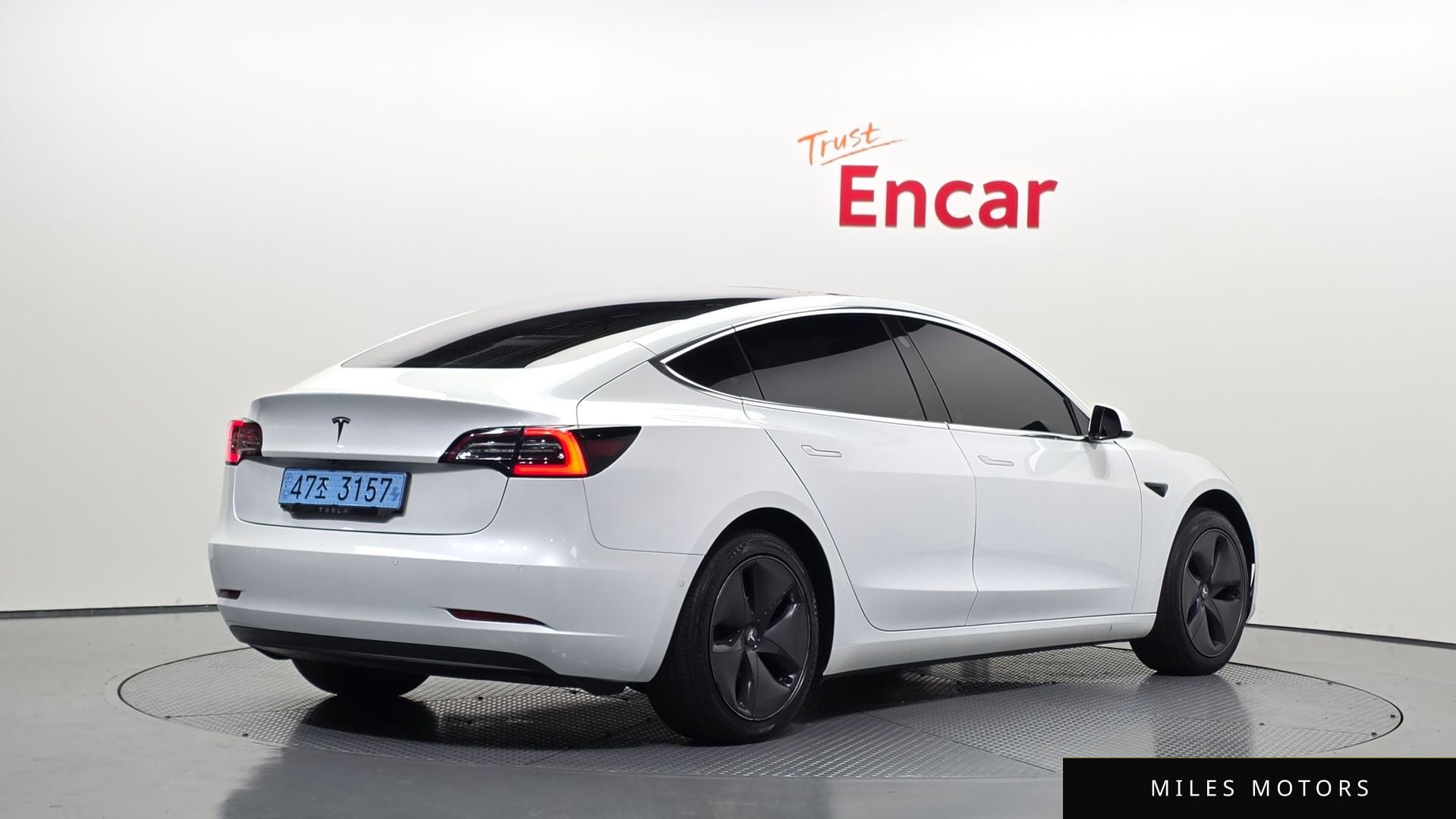 Tesla Model 3 2020 — миниатюра 2