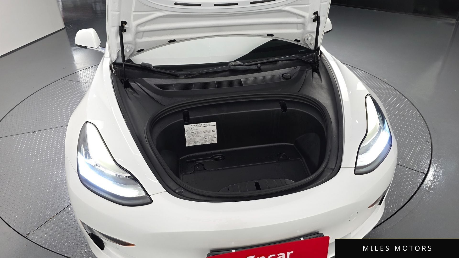 Tesla Model 3 2020 — миниатюра 6