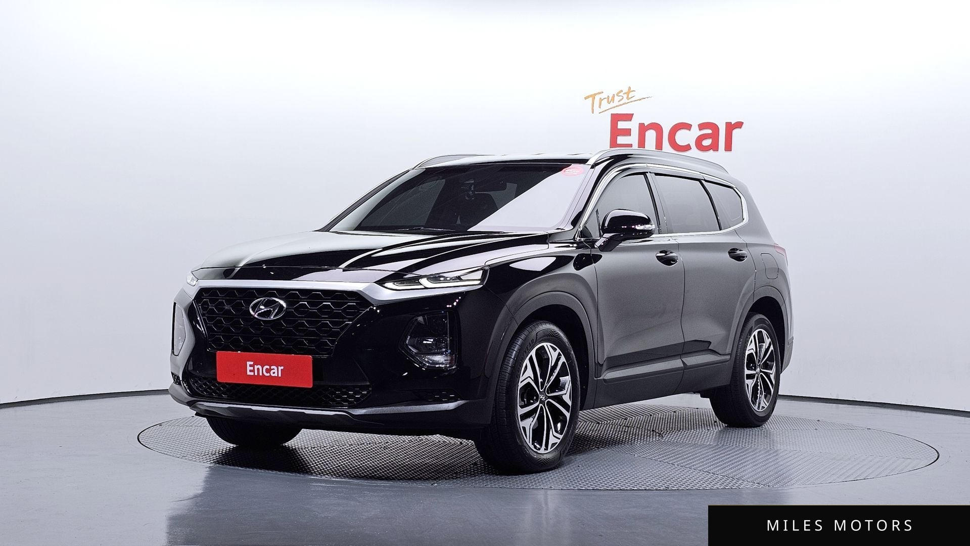 Hyundai Santafe 2019 — фото 1 из 12