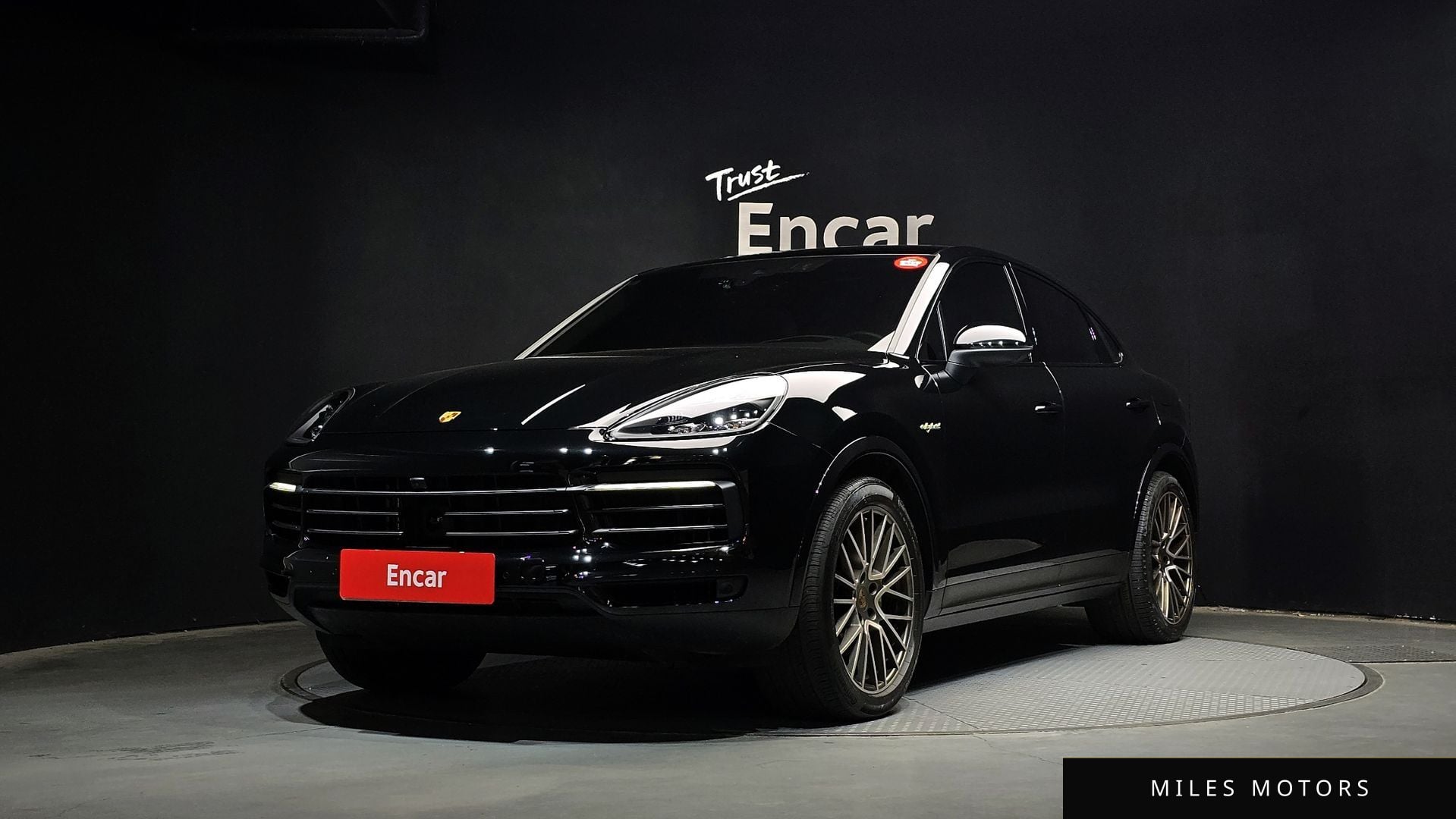 Porsche Cayenne 2023 — фото 1 из 12