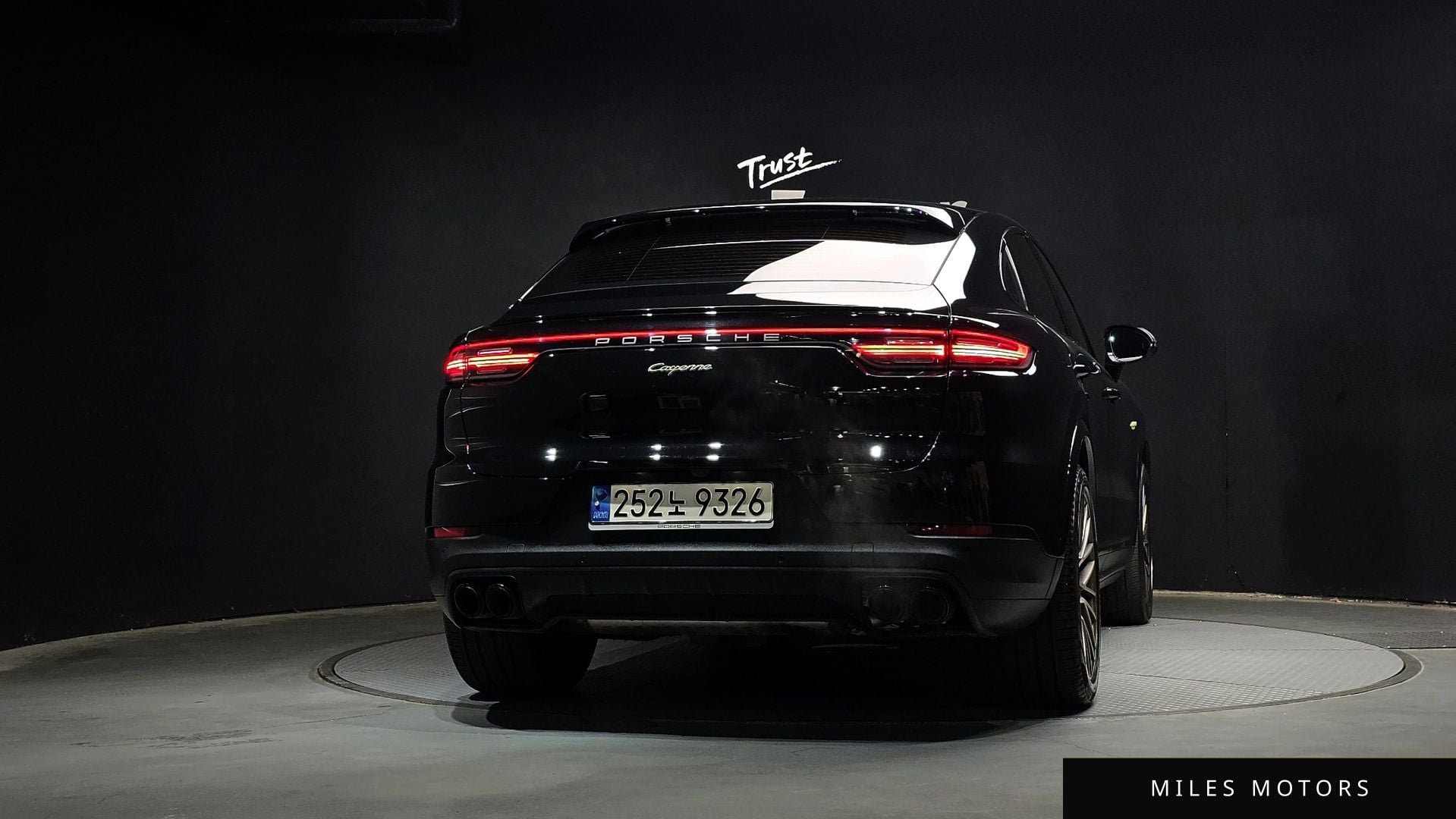 Porsche Cayenne 2023 — миниатюра 4