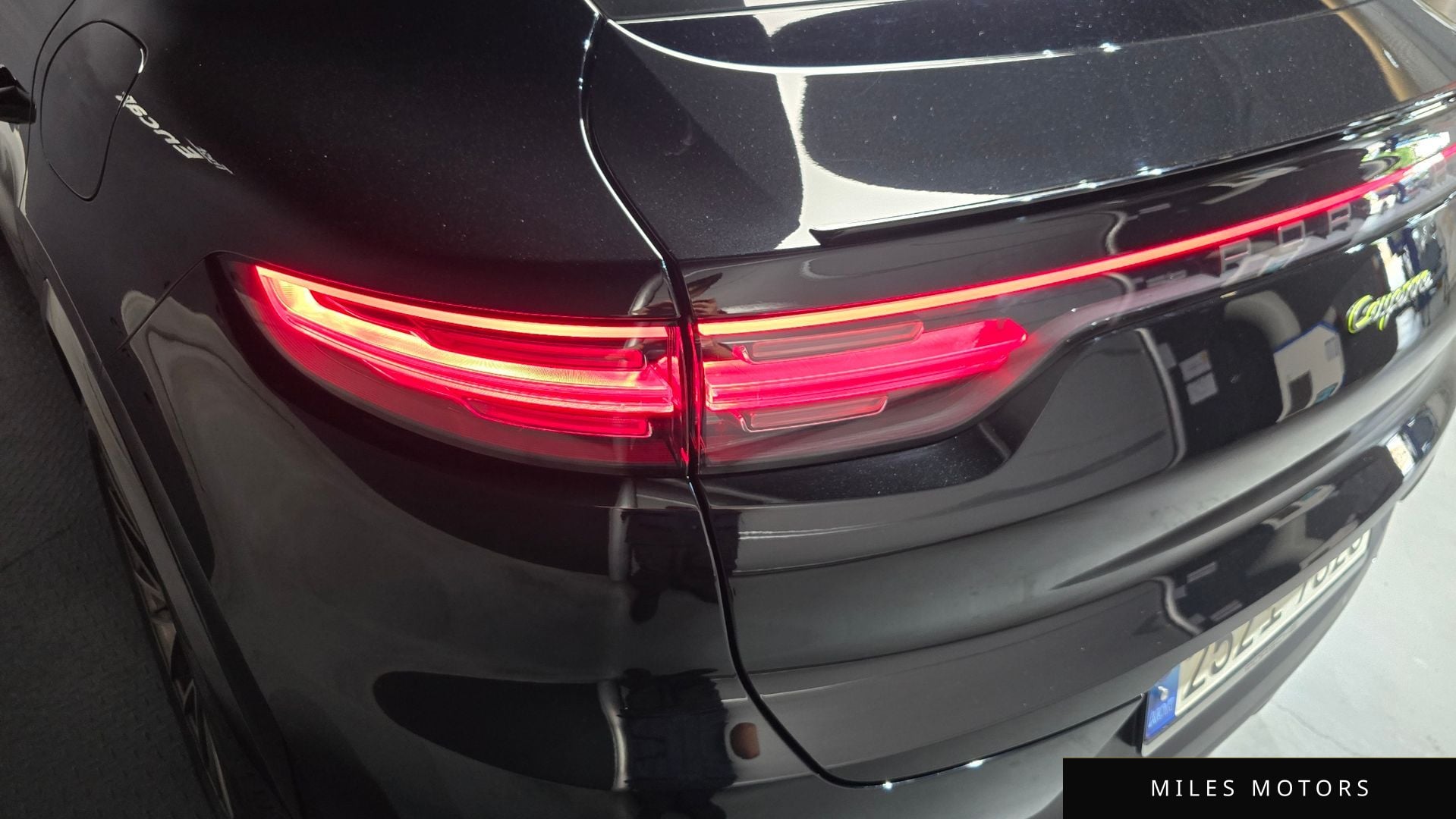 Porsche Cayenne 2023 — миниатюра 9