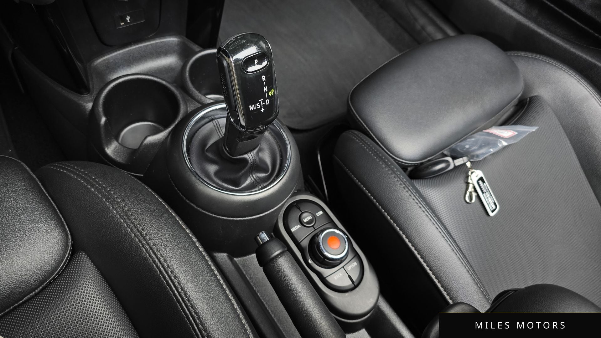 MINI Cooper Convertible 2021 — миниатюра 12
