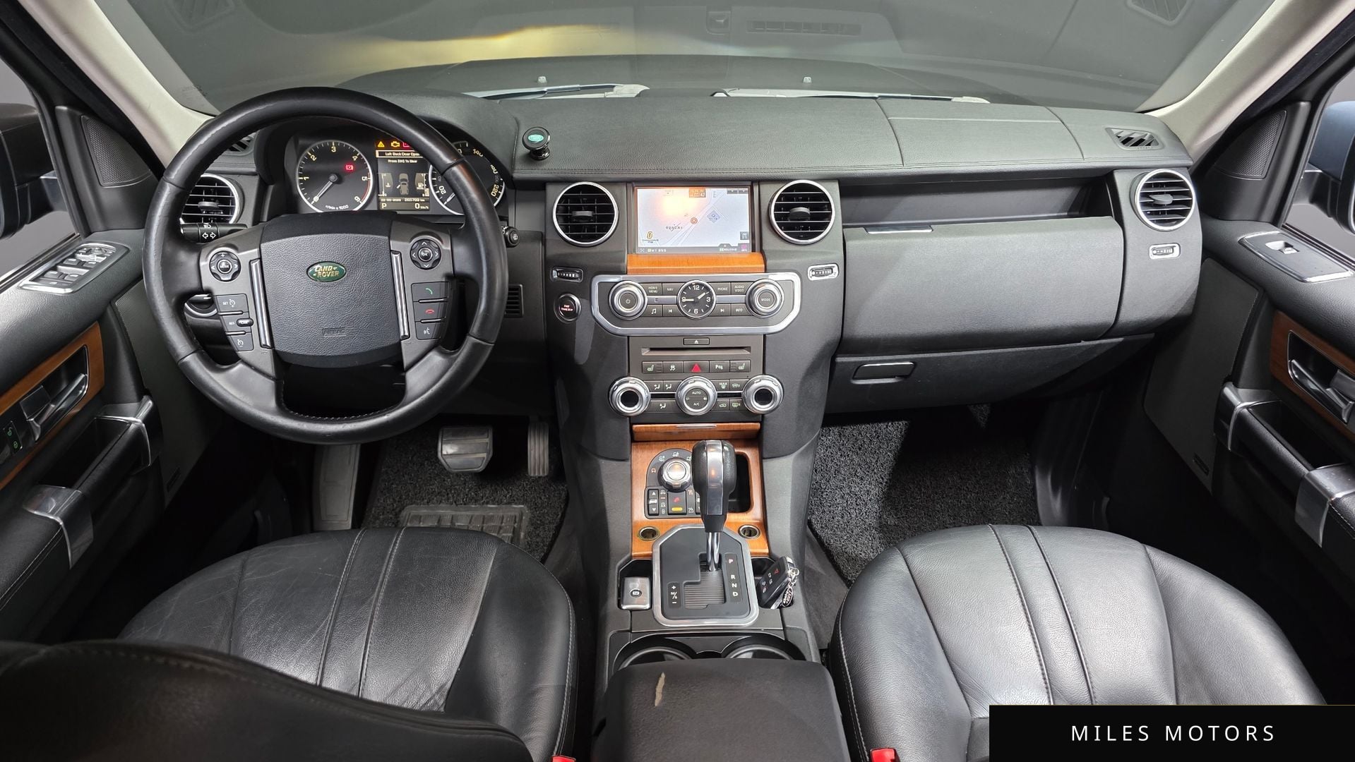Land Rover Discovery 2010 — миниатюра 7