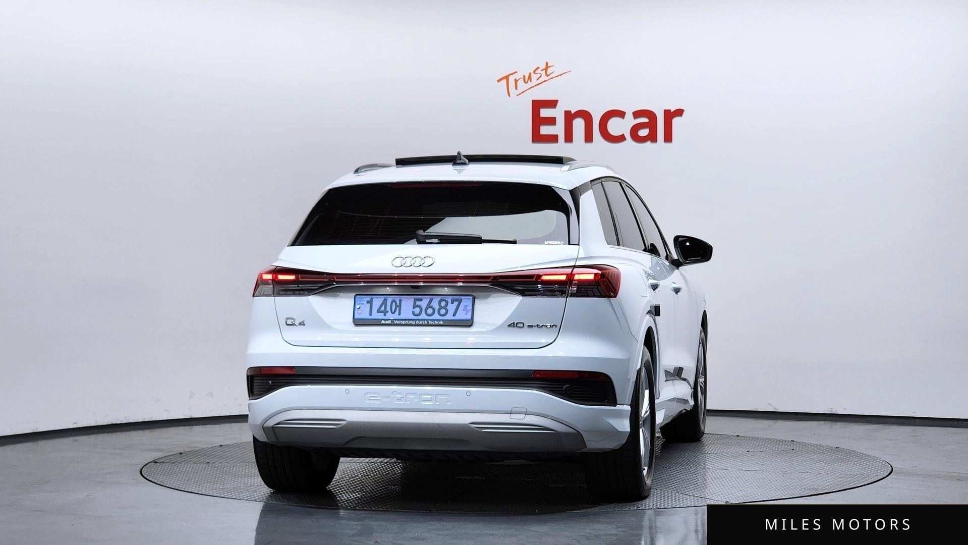 Audi Q4 e-tron 2023 — миниатюра 4