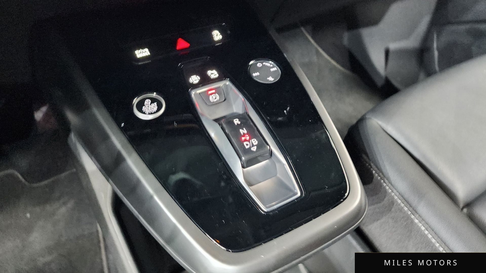 Audi Q4 e-tron 2023 — миниатюра 12