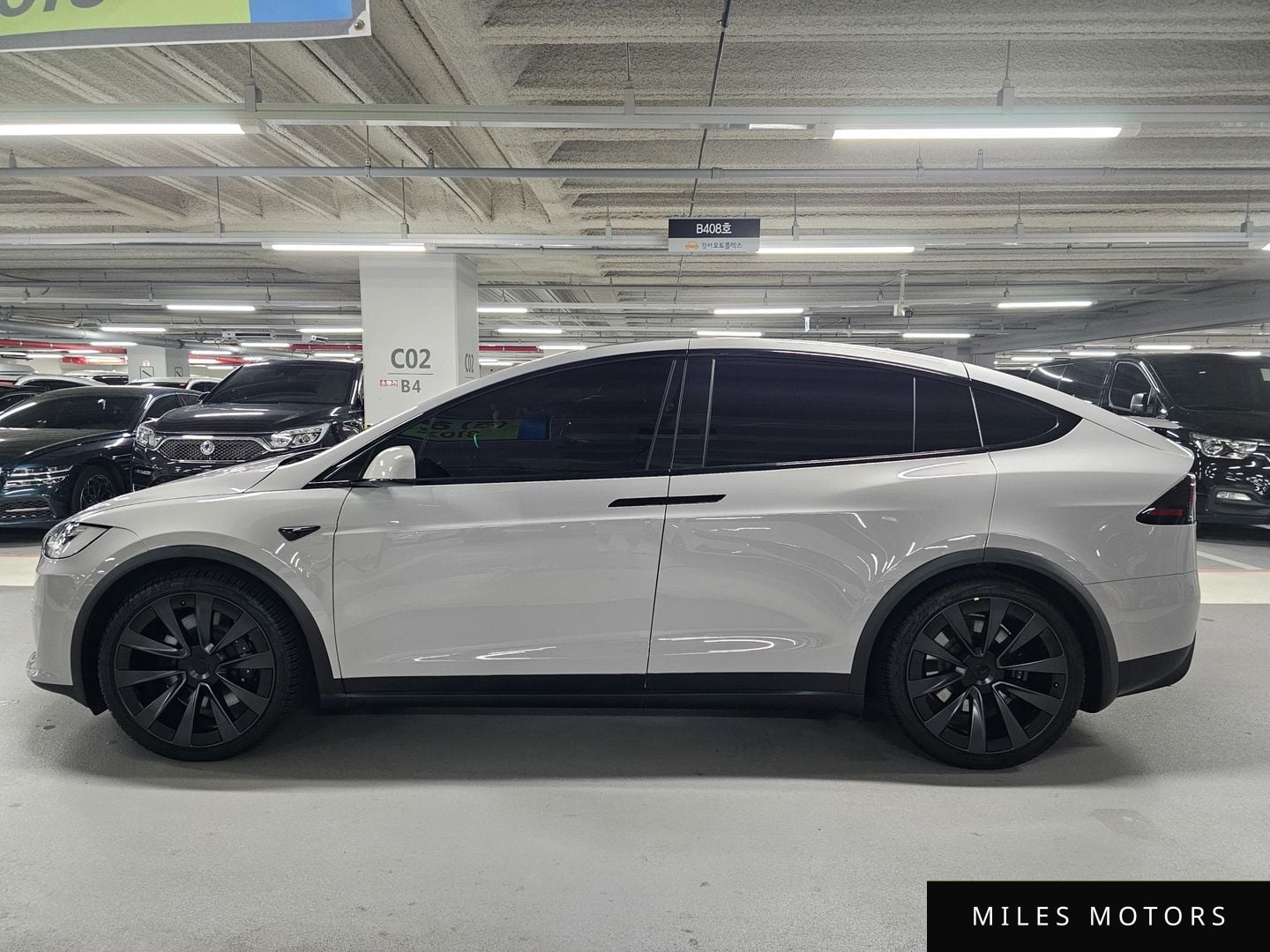 Tesla Model X 2023 — миниатюра 11
