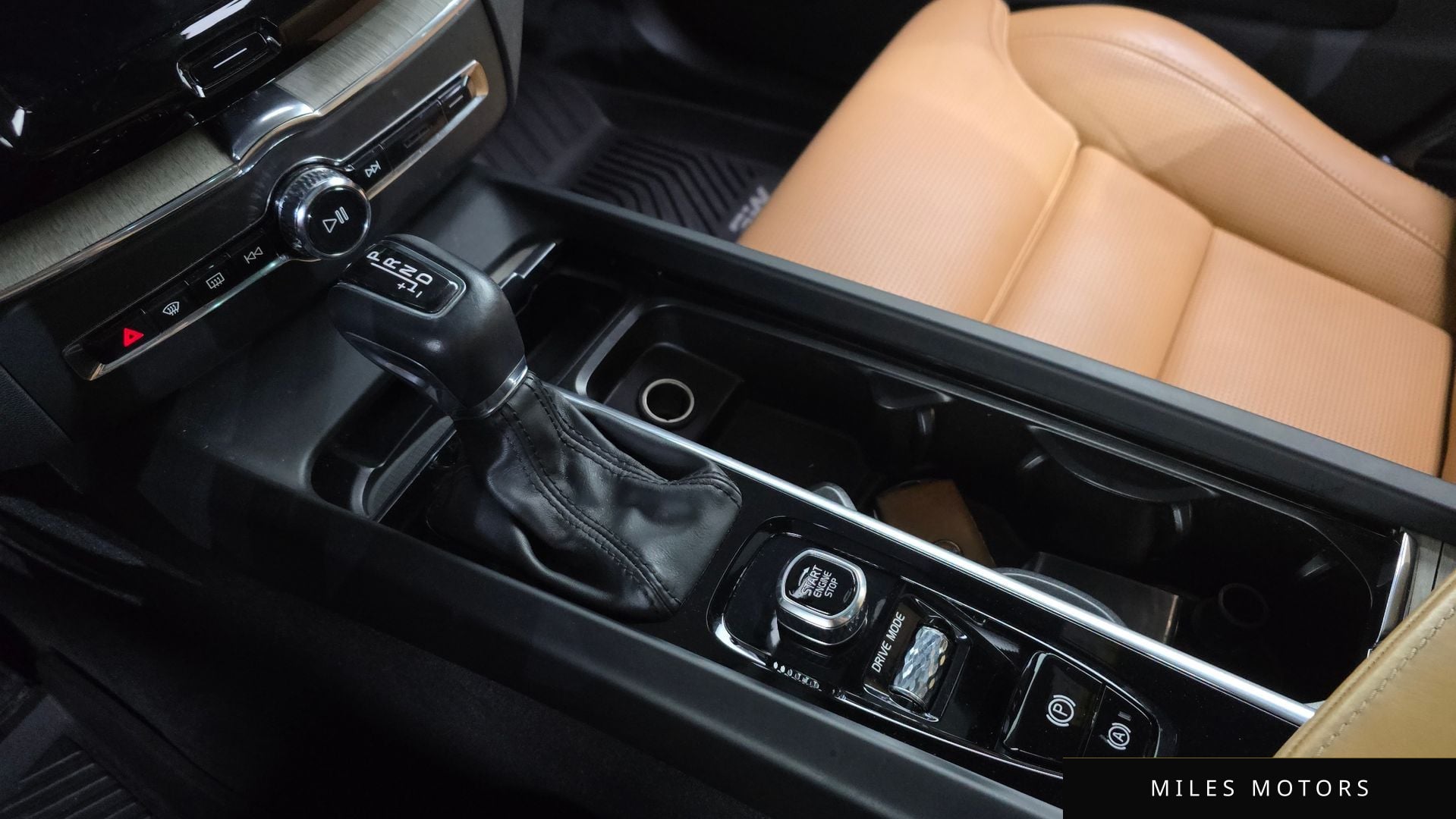 Volvo XC60 2019 — миниатюра 9