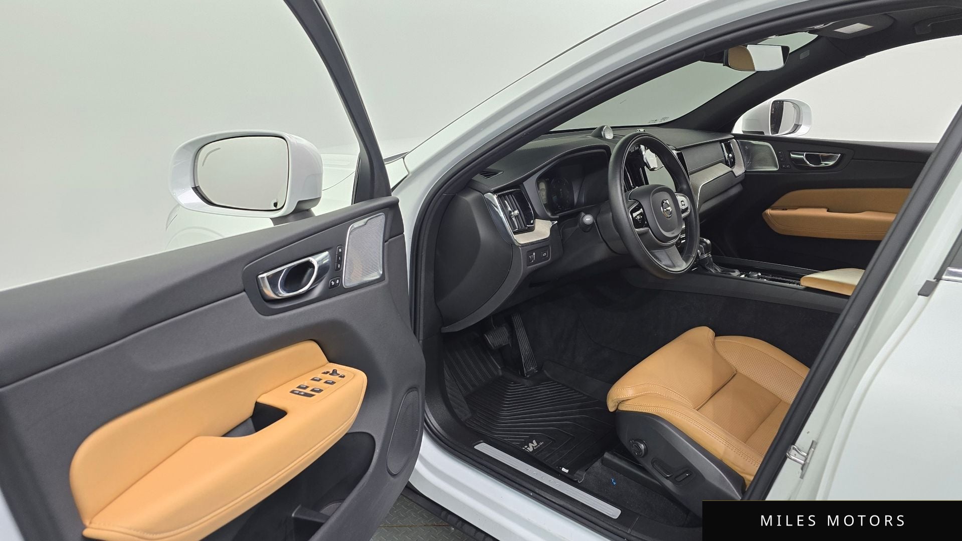 Volvo XC60 2019 — миниатюра 10