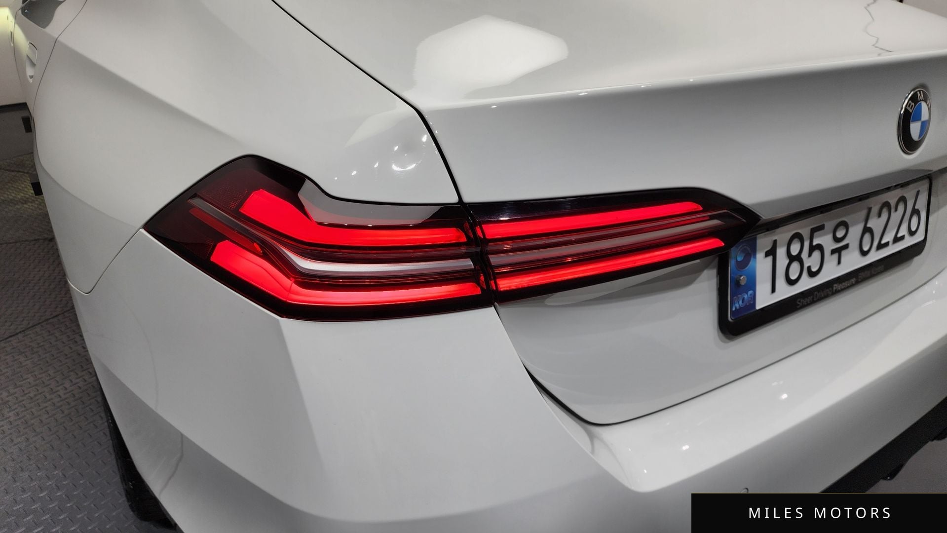 BMW 5 Series (G60) 2025 — миниатюра 9