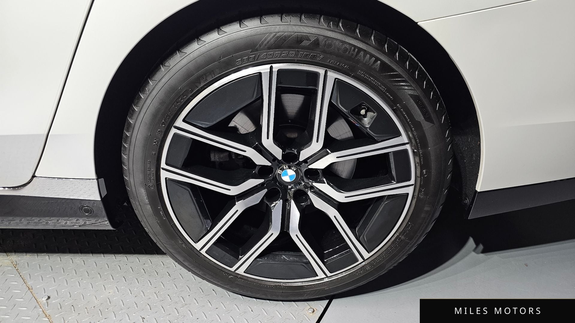 BMW 7 Series (G70) 2025 — миниатюра 7