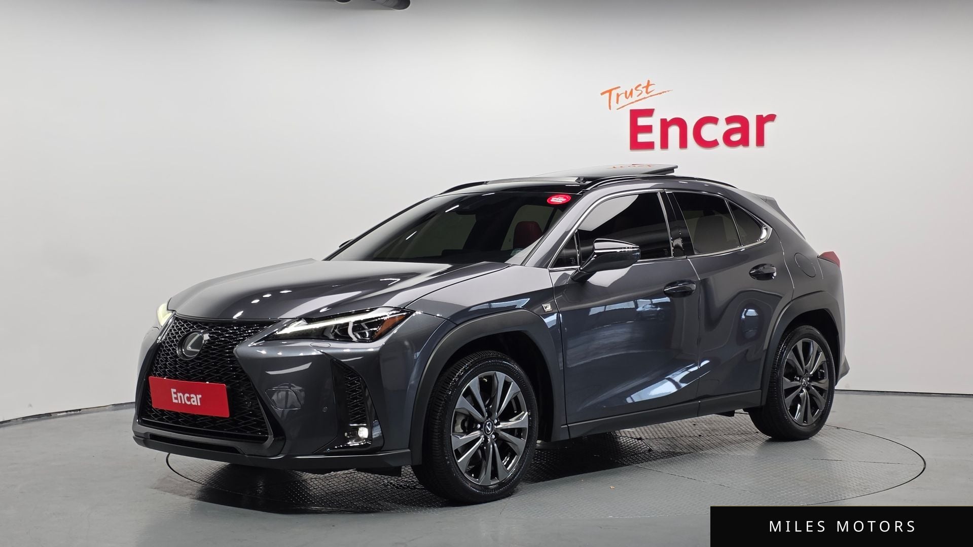 Лексус UX250h 2024 — фото 1 из 12