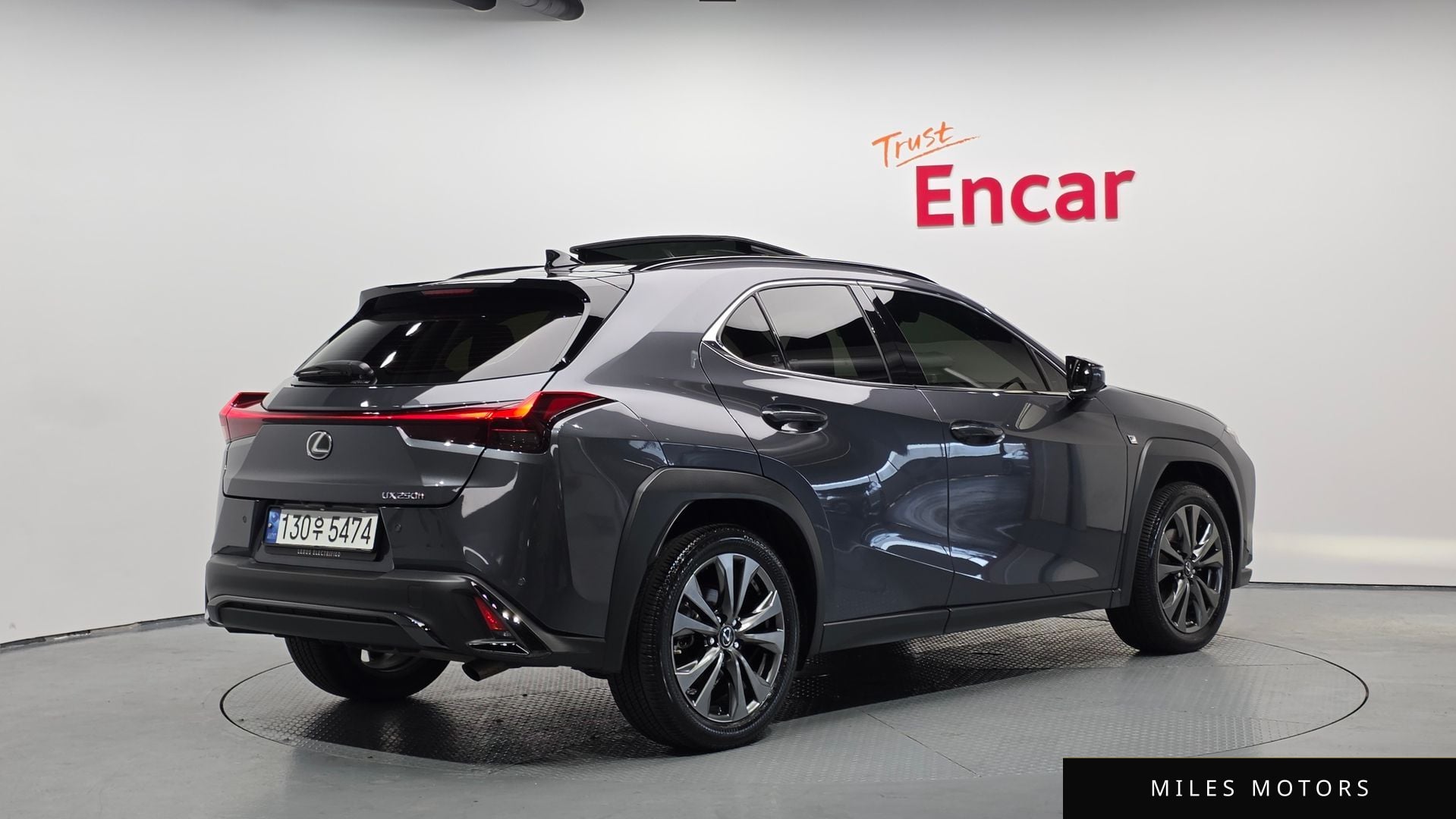 Лексус UX250h 2024 — миниатюра 2