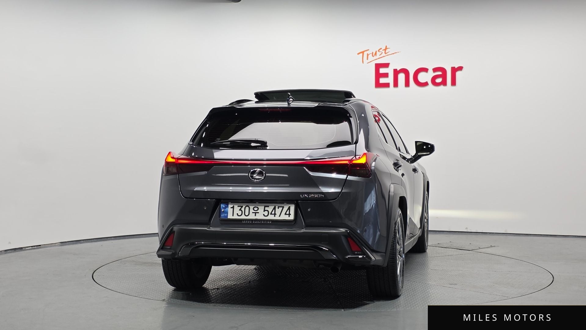 Лексус UX250h 2024 — миниатюра 4