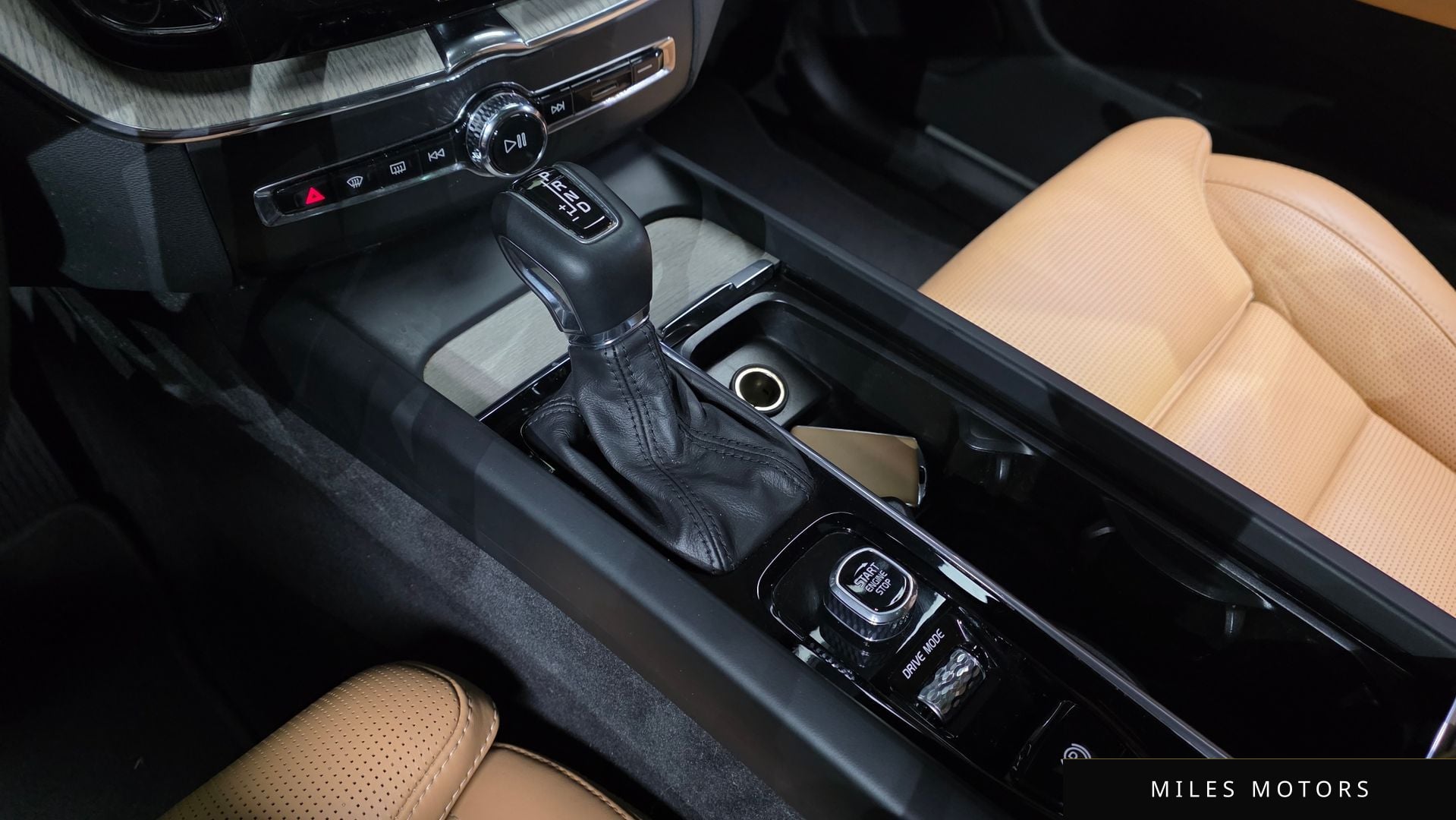 Volvo XC60 2019 — миниатюра 11