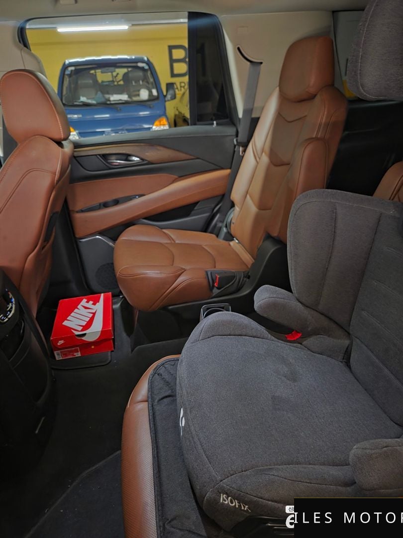 Cadillac Escalade 2018 — миниатюра 6
