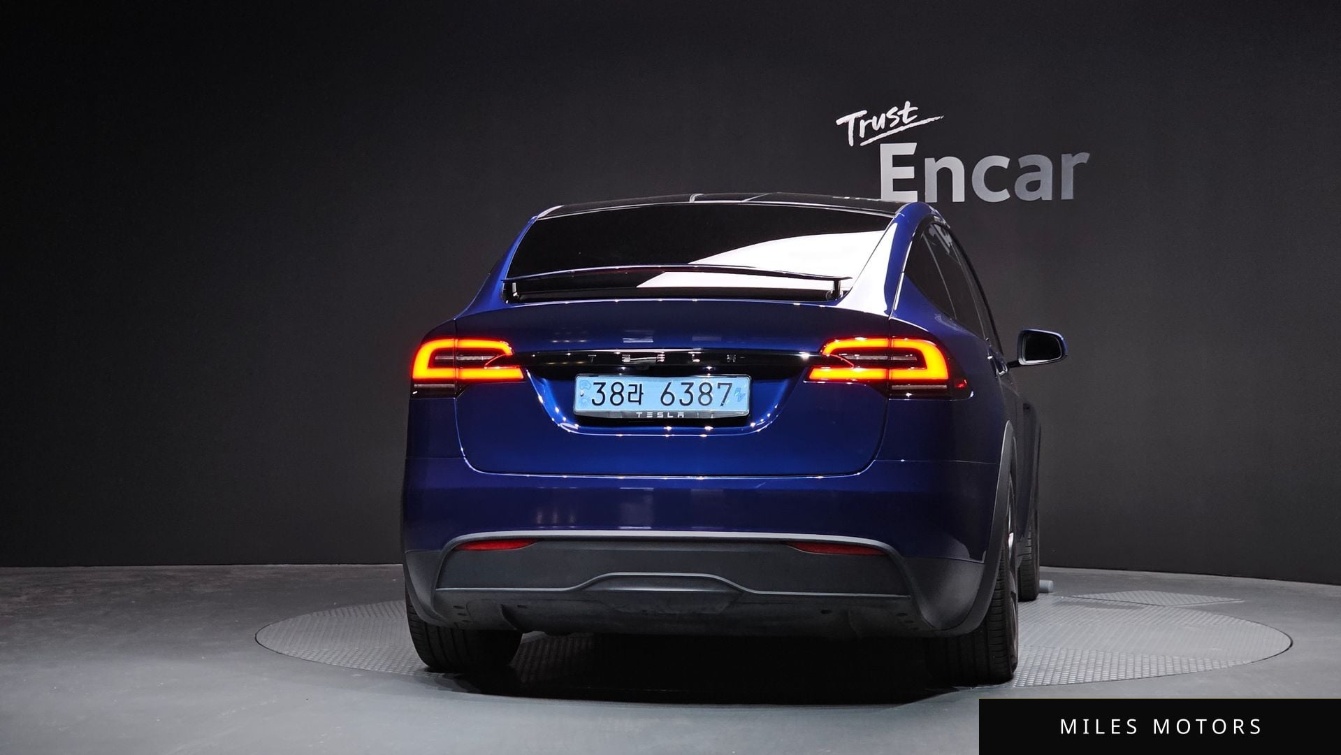 Tesla Model X 2023 — миниатюра 4
