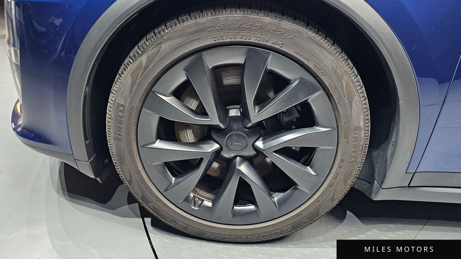 Tesla Model X 2023 — миниатюра 5