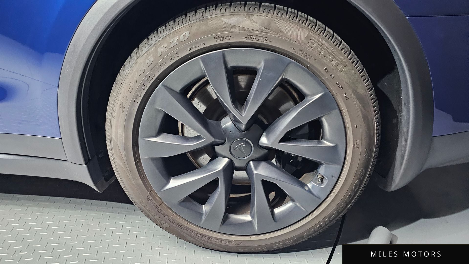 Tesla Model X 2023 — миниатюра 7