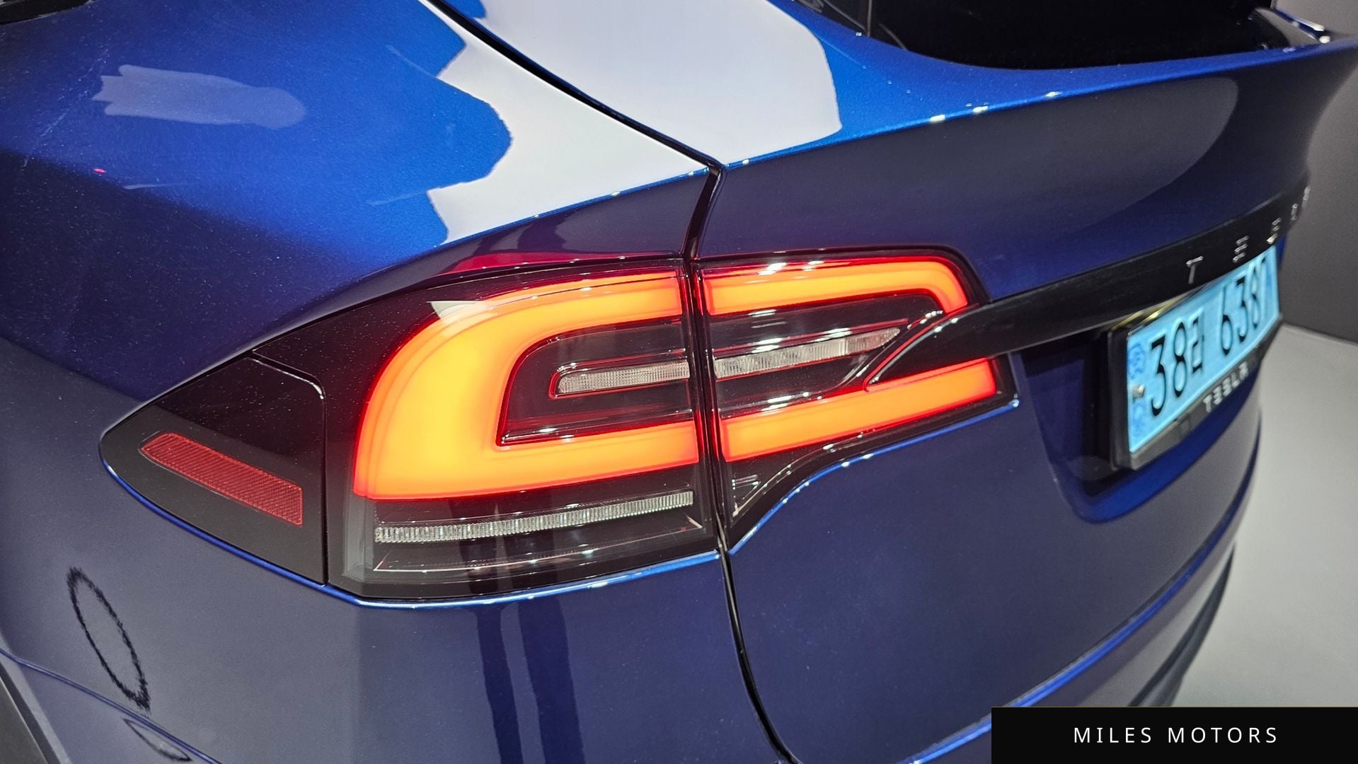 Tesla Model X 2023 — миниатюра 9